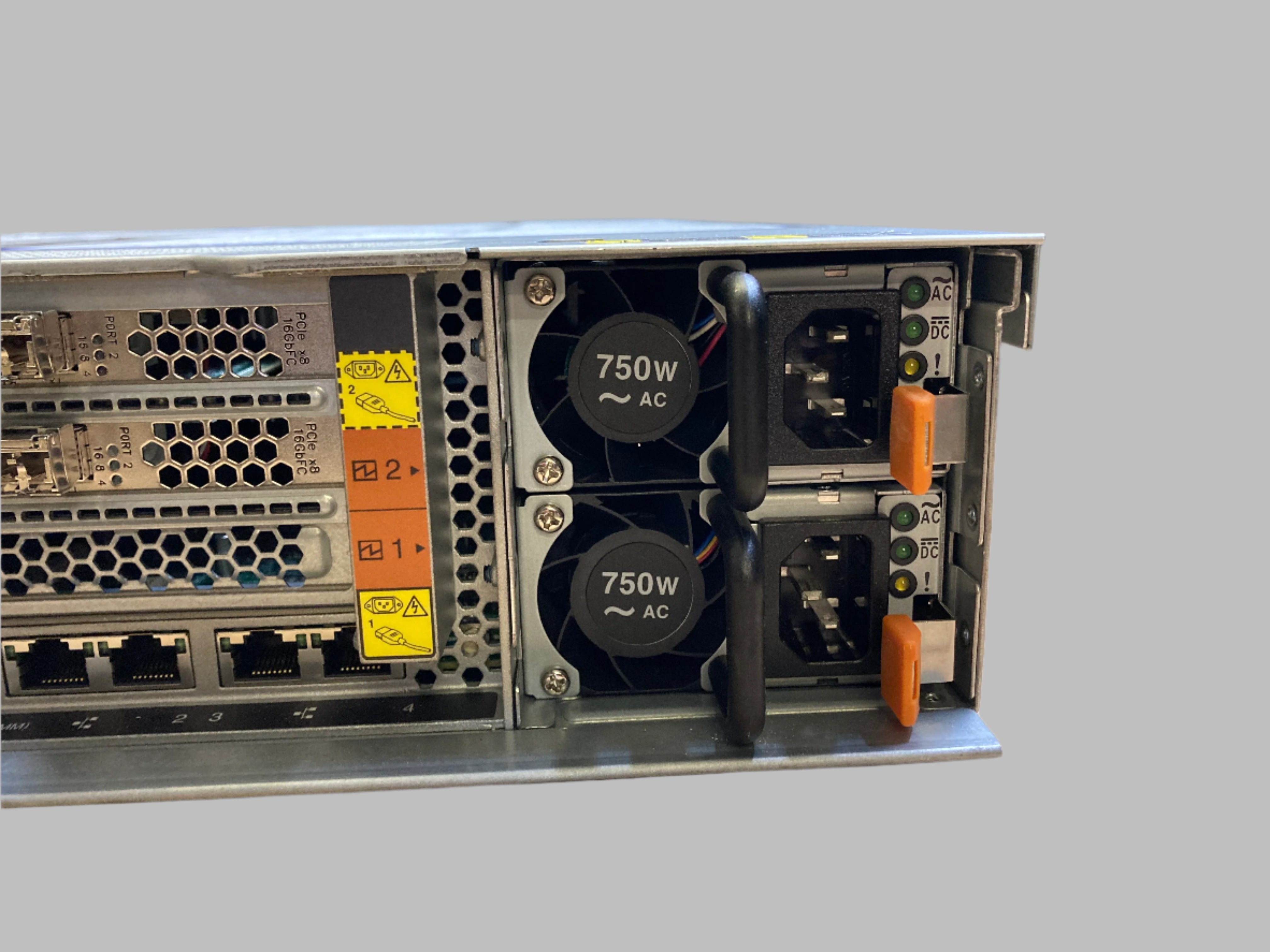 IBM System X 3650 M5 2x Xeon E5-2640 v3 32GB RAM 24x SFF Bay No HDD