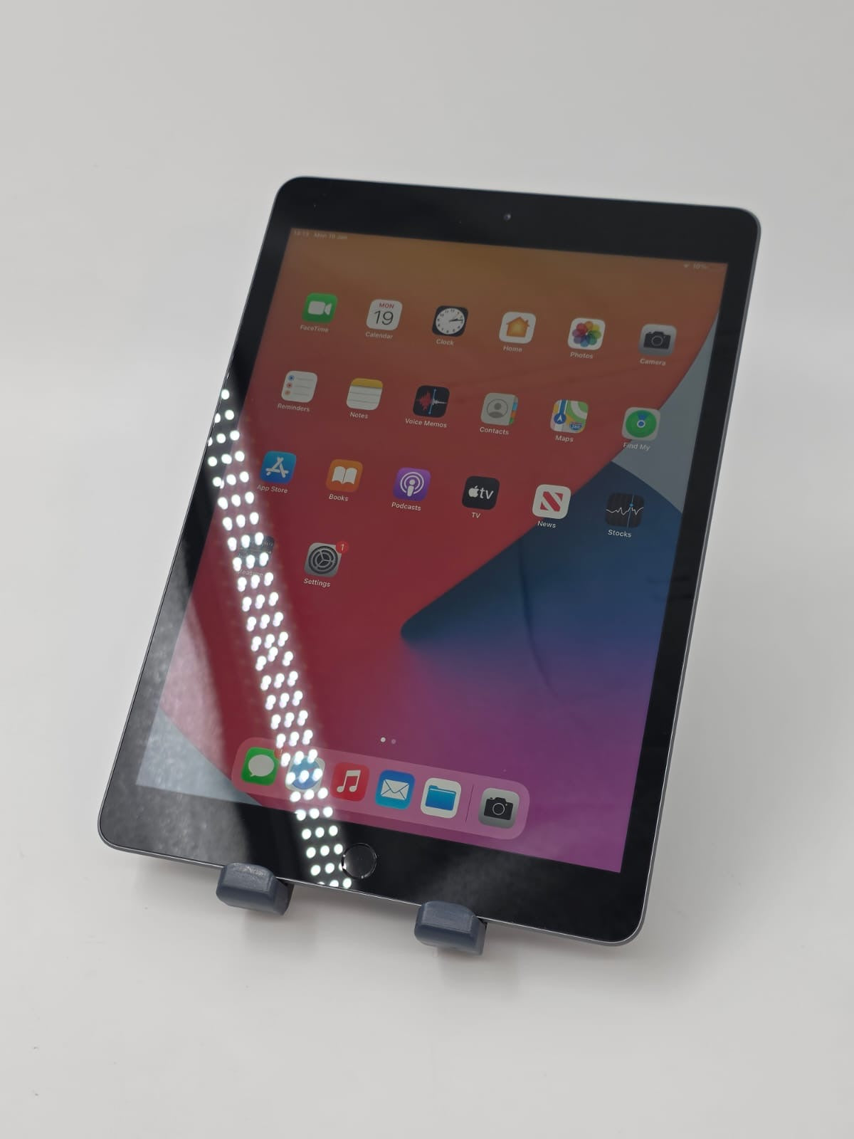 Refurbished Apple iPad 8th Gen 32GB WIFI Front View 