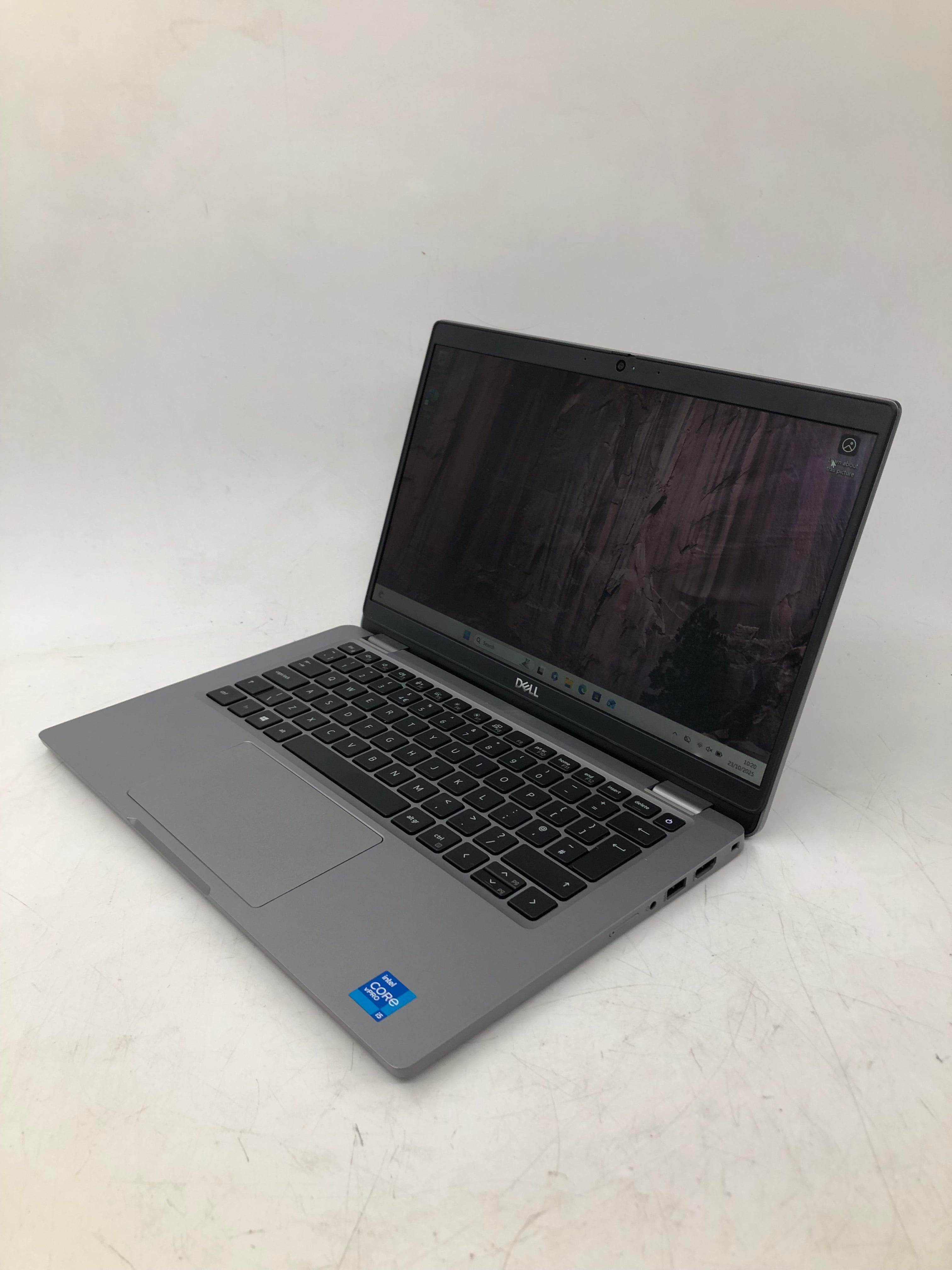 Dell Latitude 5320 13" Screen i5 11th Gen 8GB RAM 256GB SSD W11