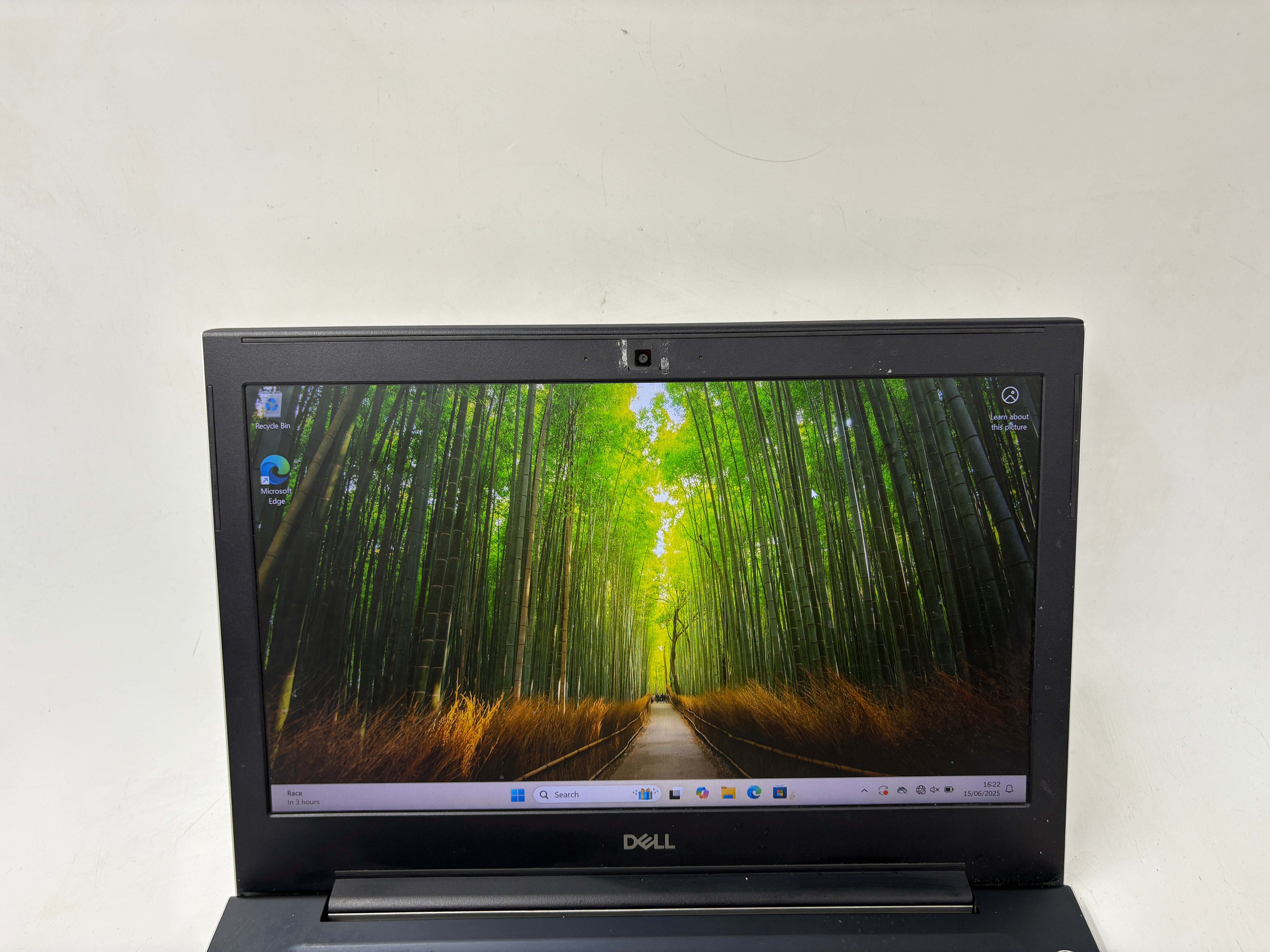 Dell Laptop Vostro 5471 14" Screen i5 8th Gen 16GB RAM 256GB SSD W11