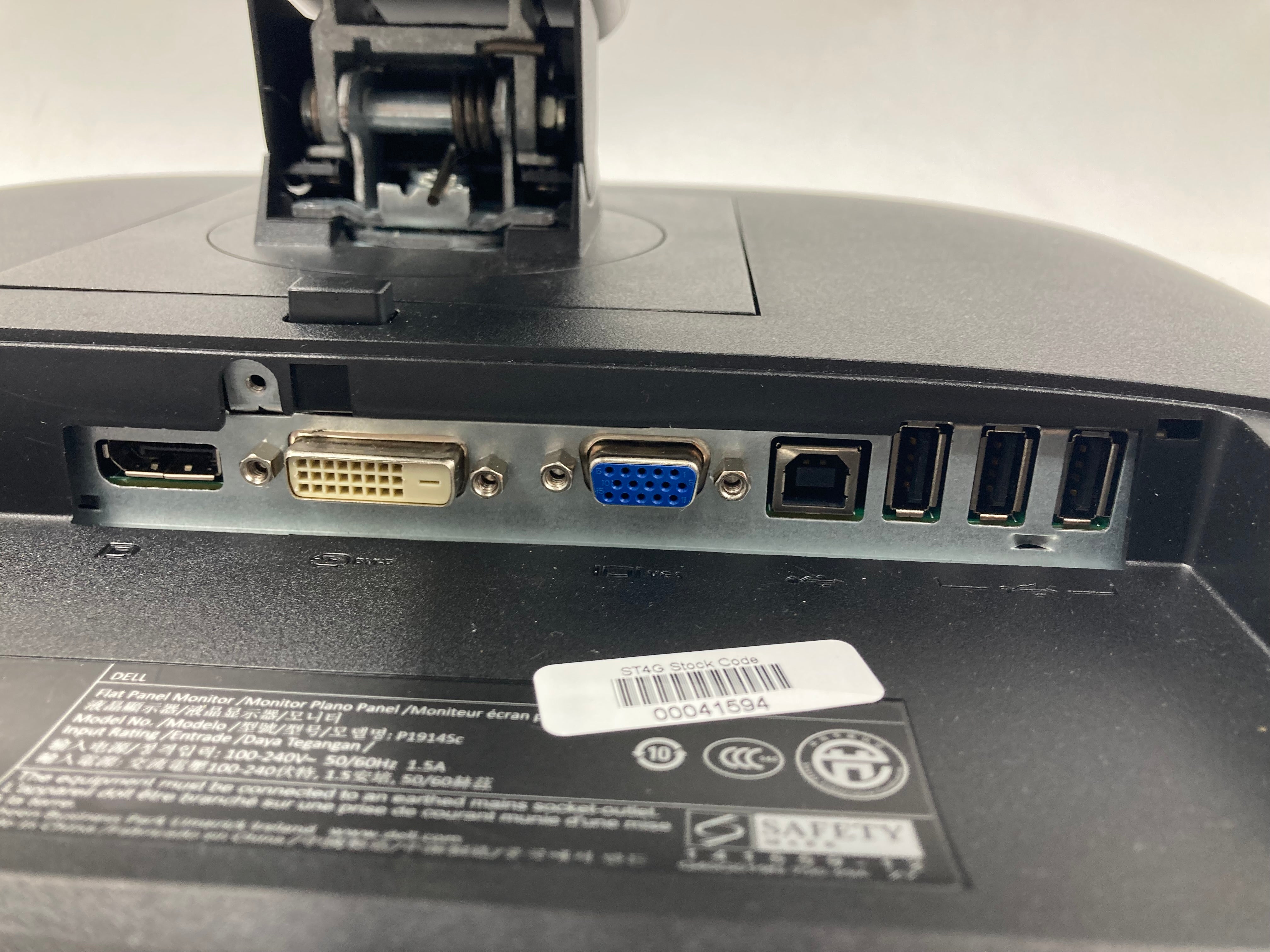 Dell P1914Sc 19" Screen LED Monitor DisplayPort VGA USB Lot of Five