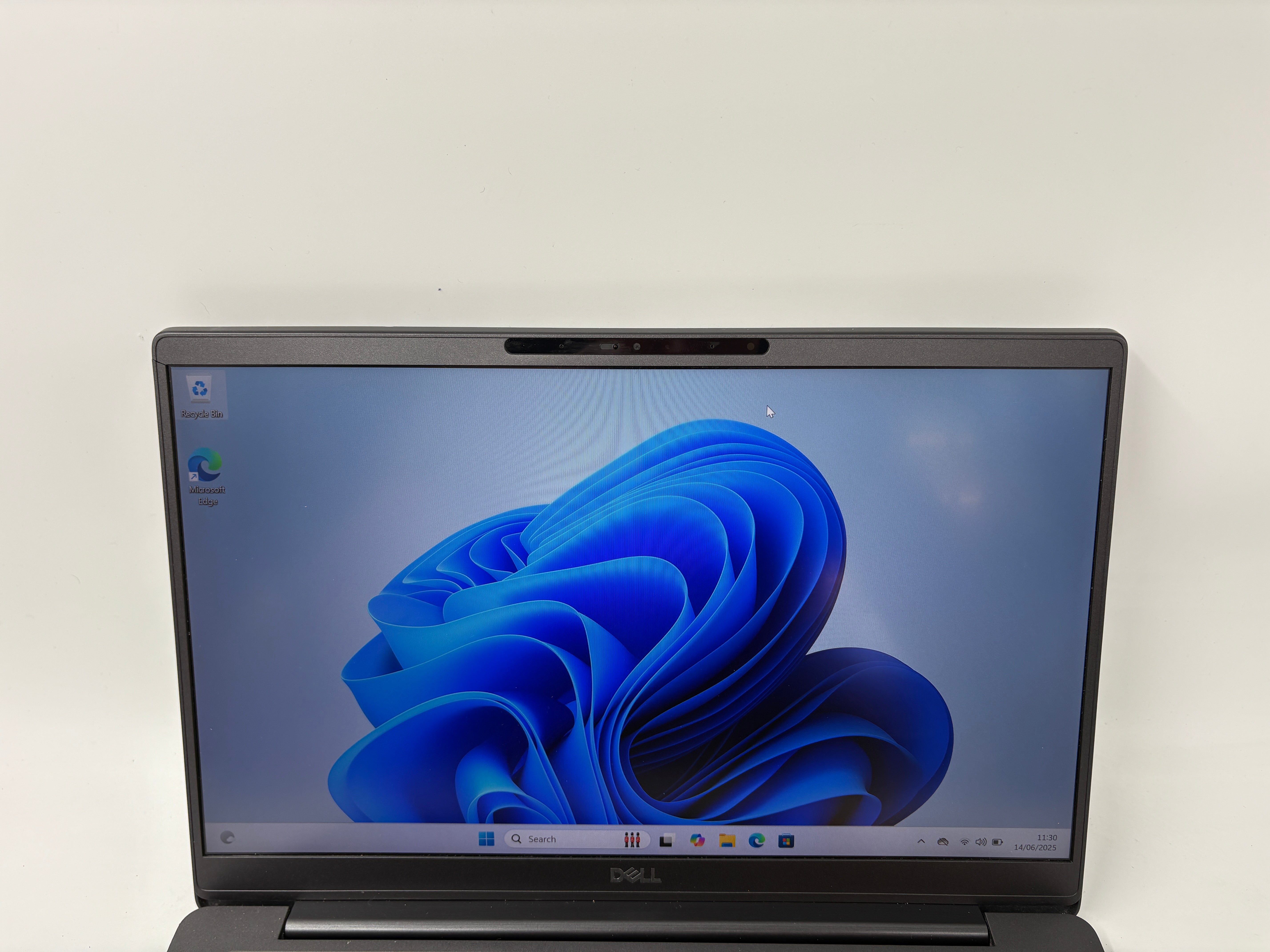 Dell Laptop Latitude 7400 14" Screen i7 8th Gen 8GB RAM 256GB SSD W11