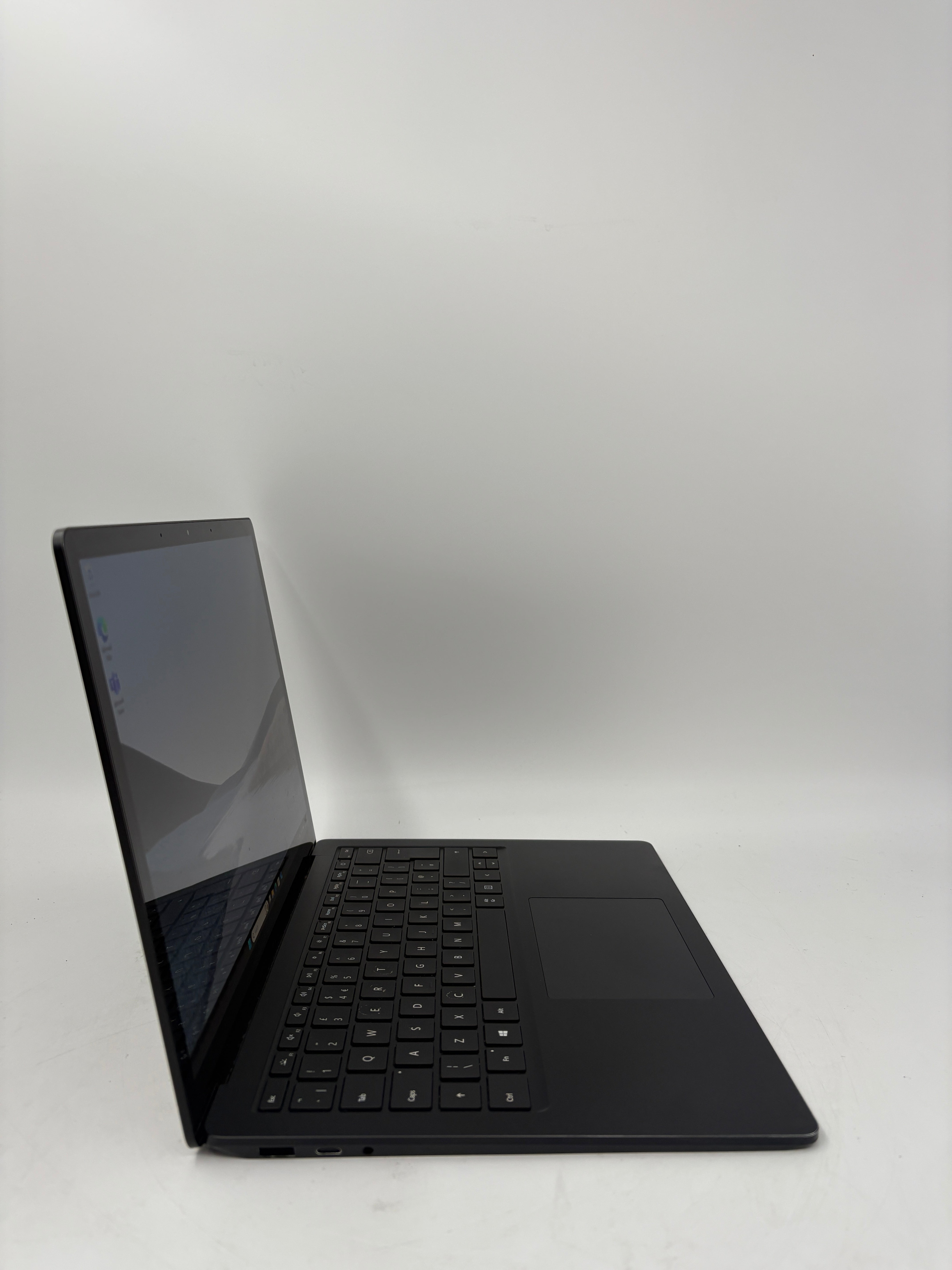 Microsoft Surface Laptop 3 13.5" Touchscreen i5 10th Gen 8GB RAM 256GB SSD W11