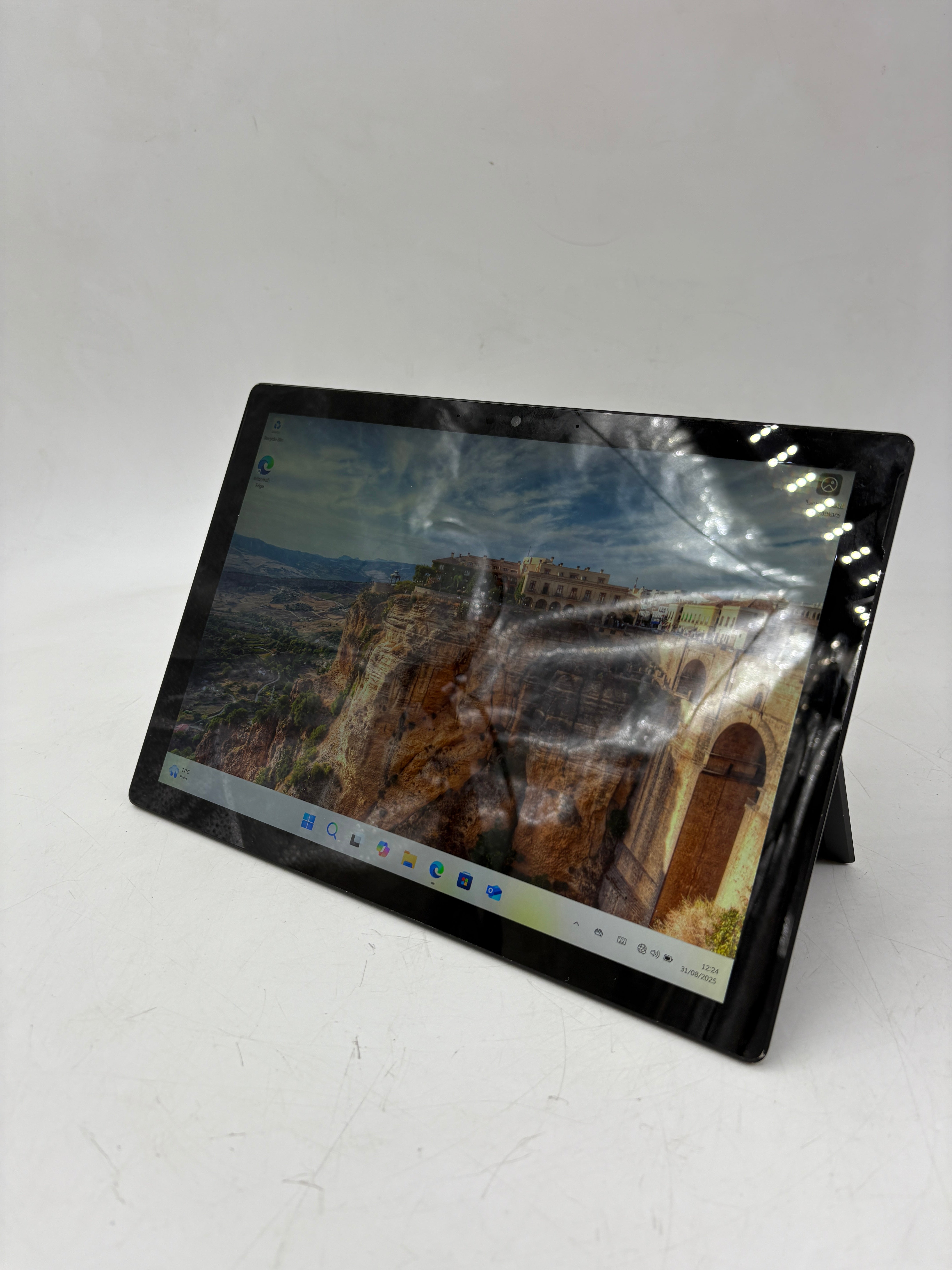 Microsoft Surface Pro 7 12.3" Touchscreen i7 10th Gen 16GB RAM 256GB SSD W11