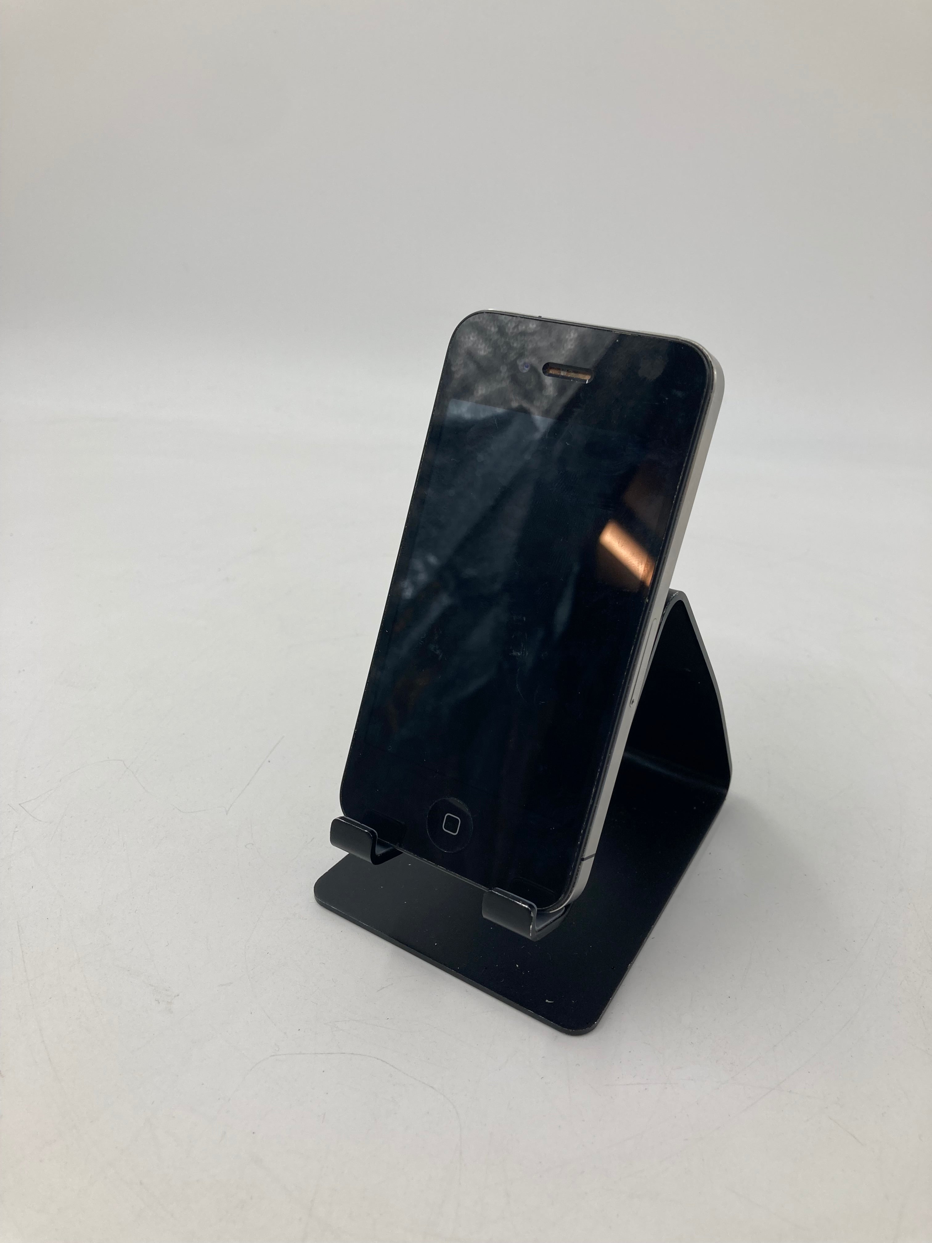 Apple iPhone 4 A1332 16GB Storage Unlocked Black Lot of Four