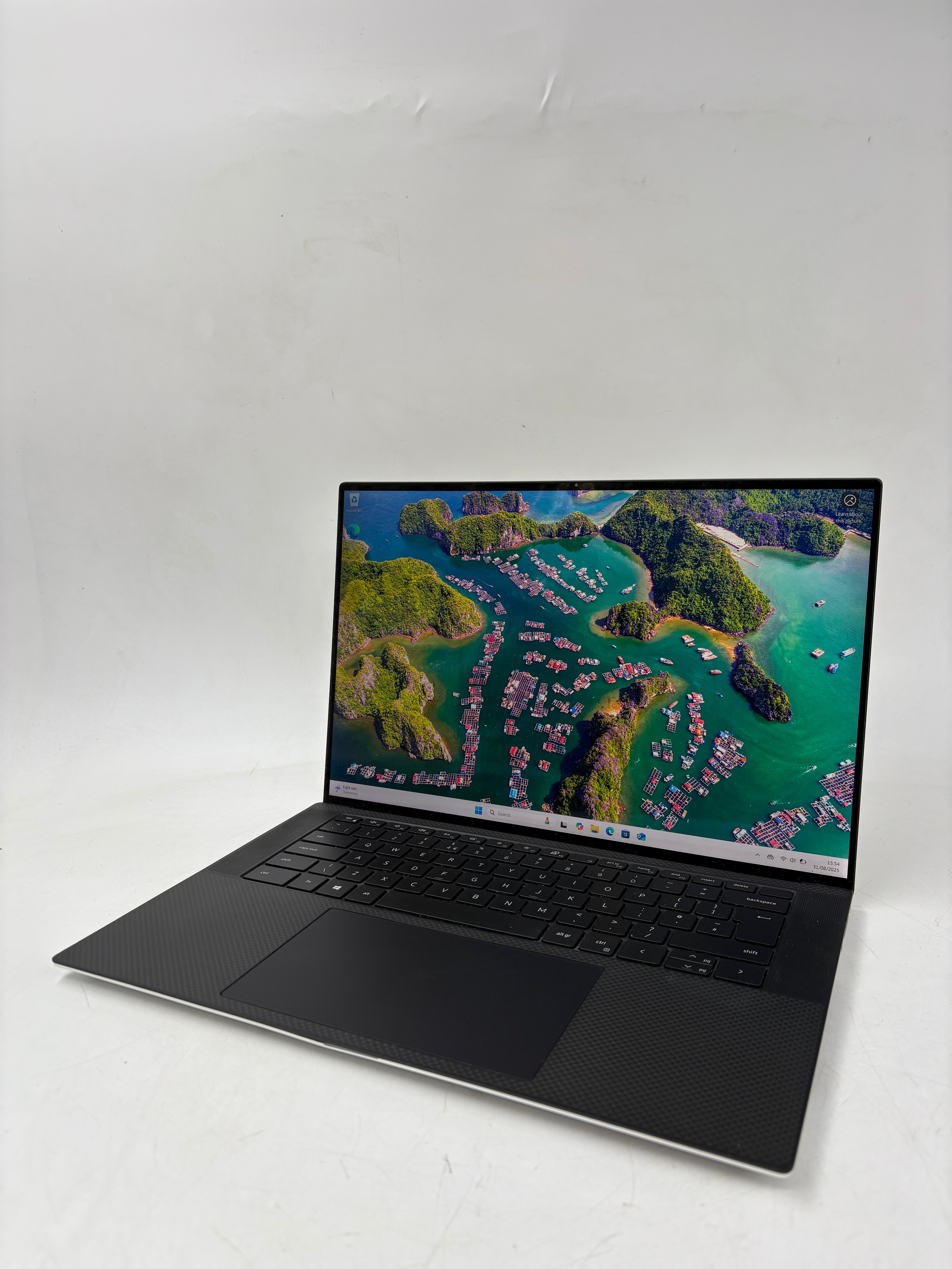 Dell XPS 15 9500 15.6" TouchScreen GTX 1650 i7 10th Gen 32GB RAM 1TB SSD W11