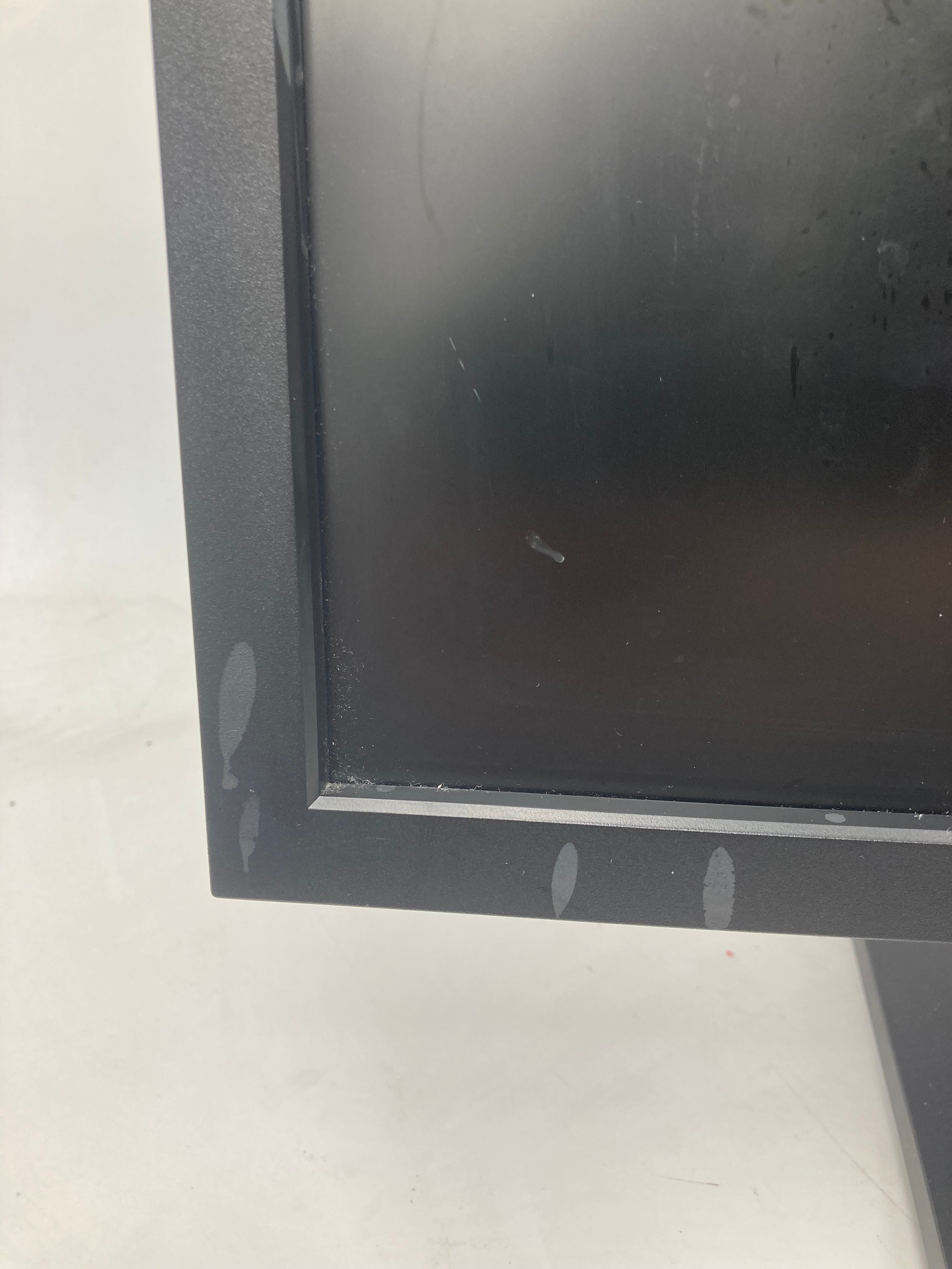 LG HP Dell Samsung 22" 24" Screen Monitor DVI HDMI VGA DIsplayPort Lot of 4