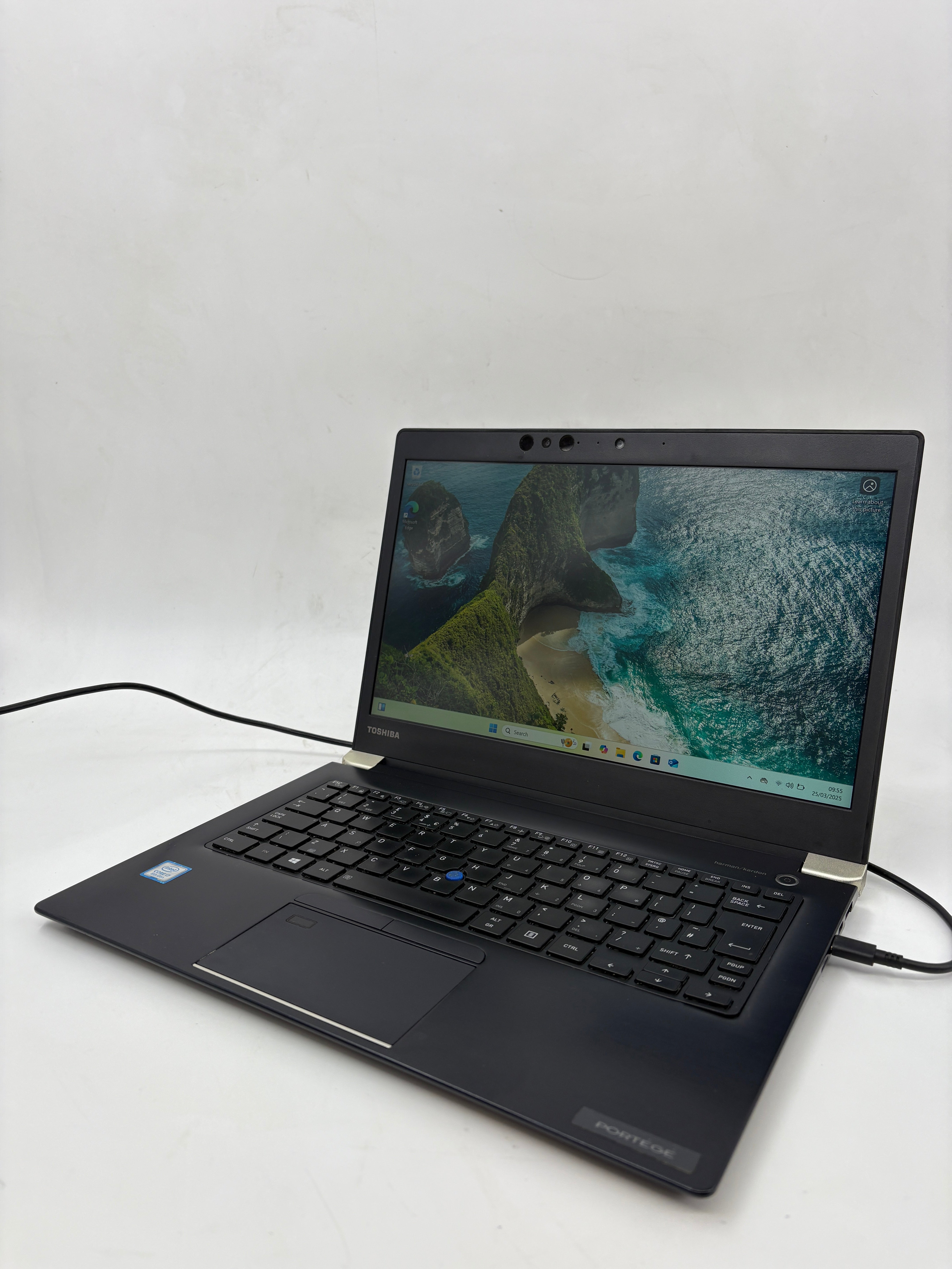 Toshiba Laptop X30-E-133 13.3" Screen i7 8th Gen 16GB RAM 256GB SSD W11