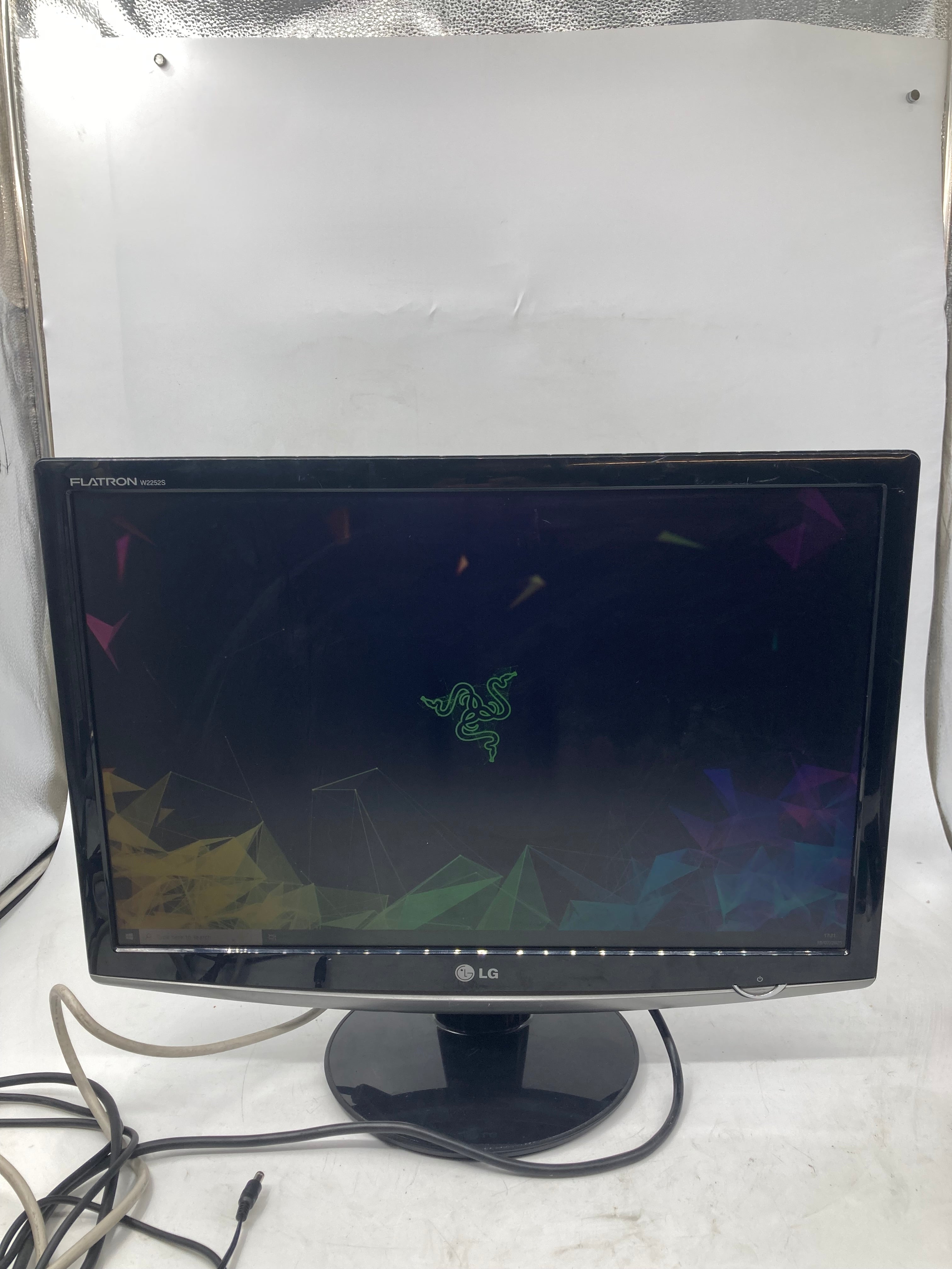 LG HP Dell Samsung 22" 24" Screen Monitor DVI HDMI VGA DIsplayPort Lot of 4