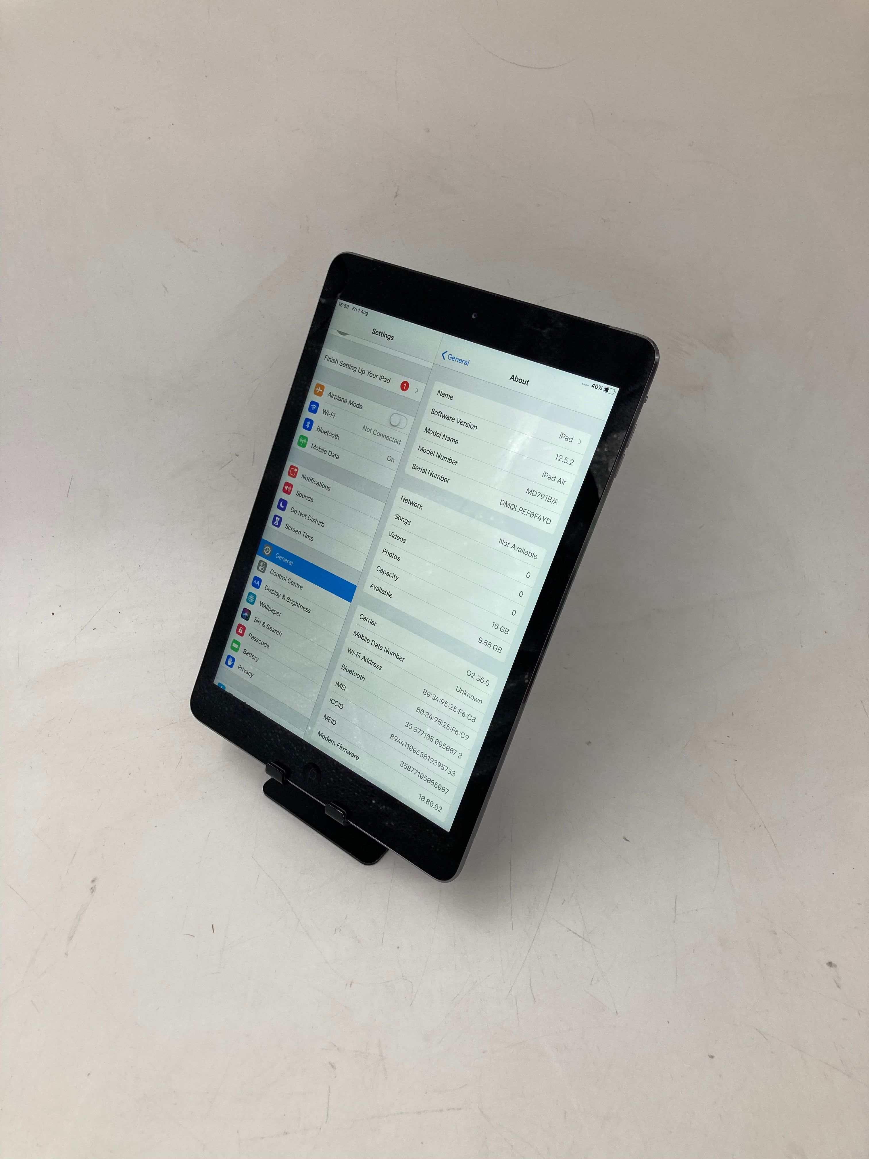 Apple iPad Air A1475 16GB Cellular Version Space Grey - Unlocked
