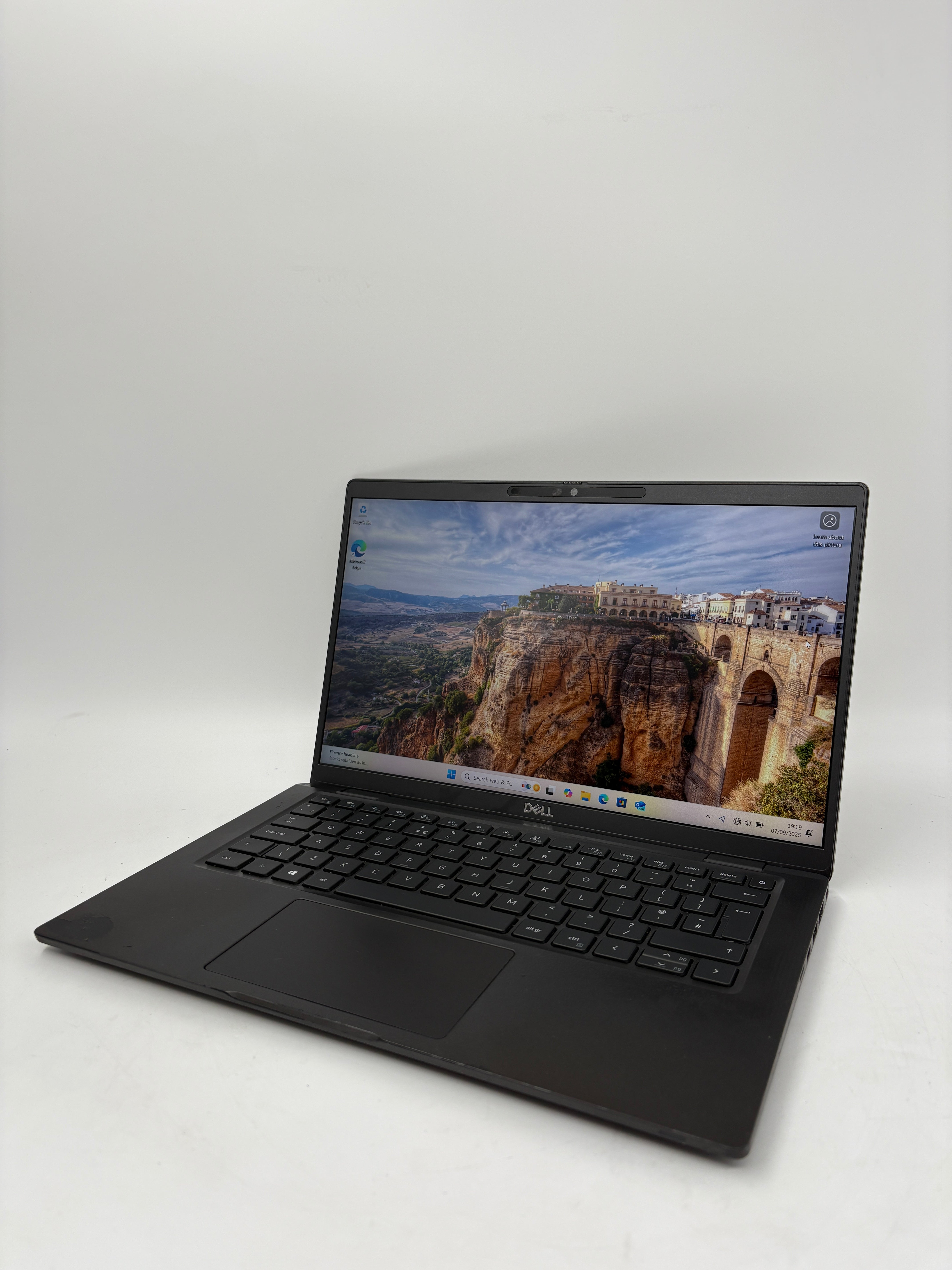 Dell Laptop Latitude 7420 14" Screen i7 11th Gen 16GB RAM 512GB SSD W11