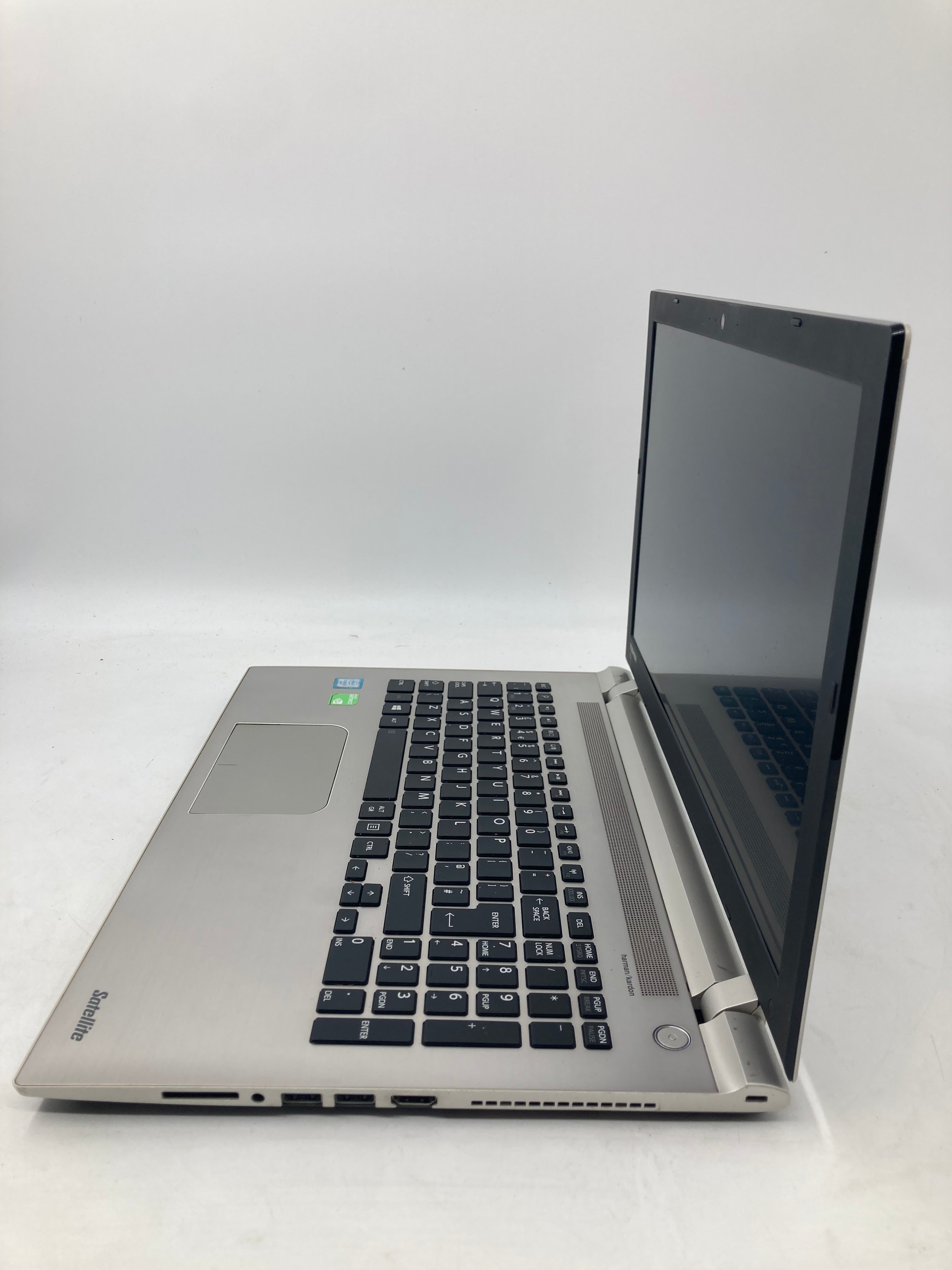 Toshiba Satellite P50 15" Screen i7 6th Gen 16GB RAM 64GB SSD Win 10