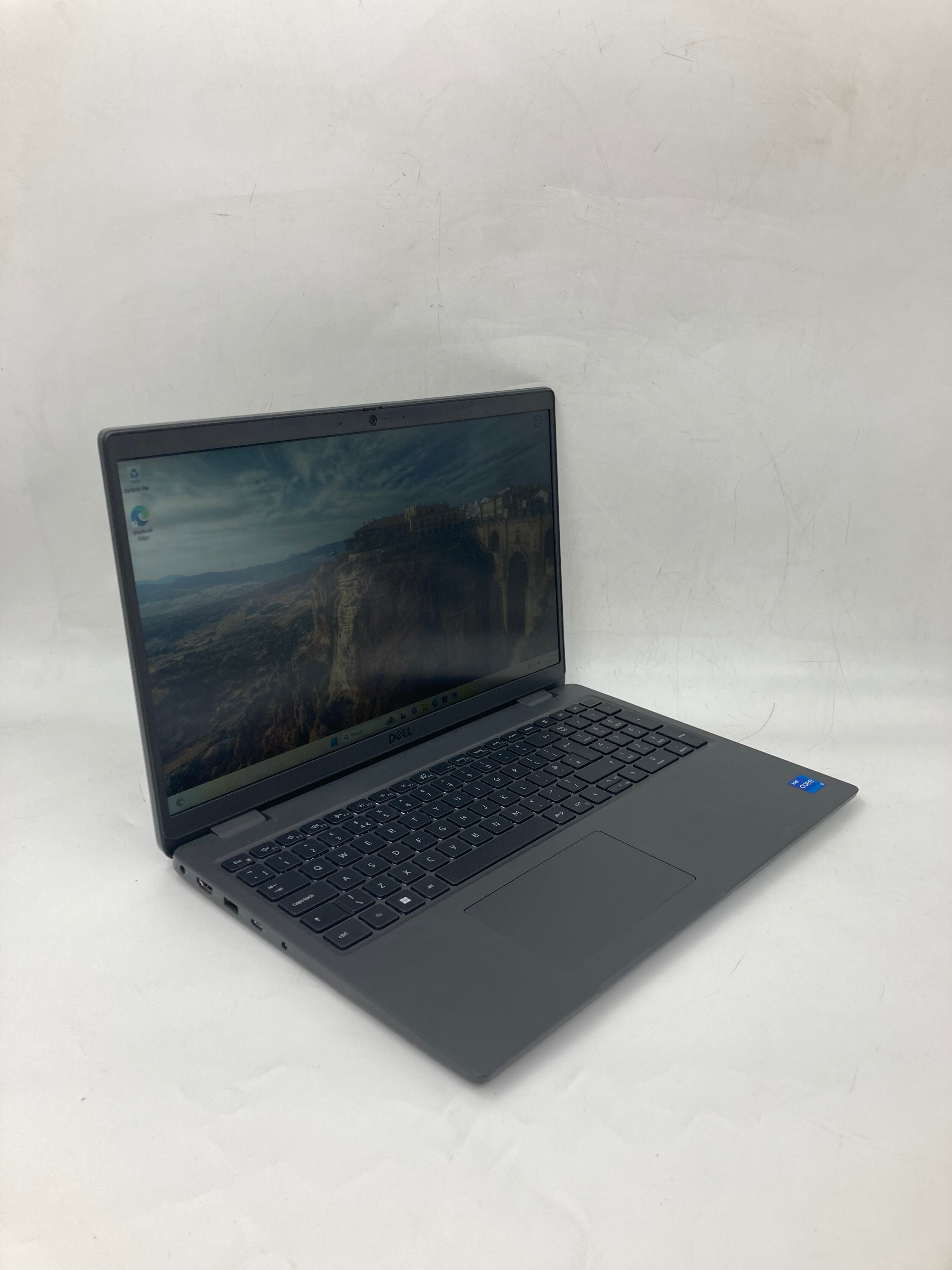 Dell Latitude 3540 15.6 inch refurbished laptop front view