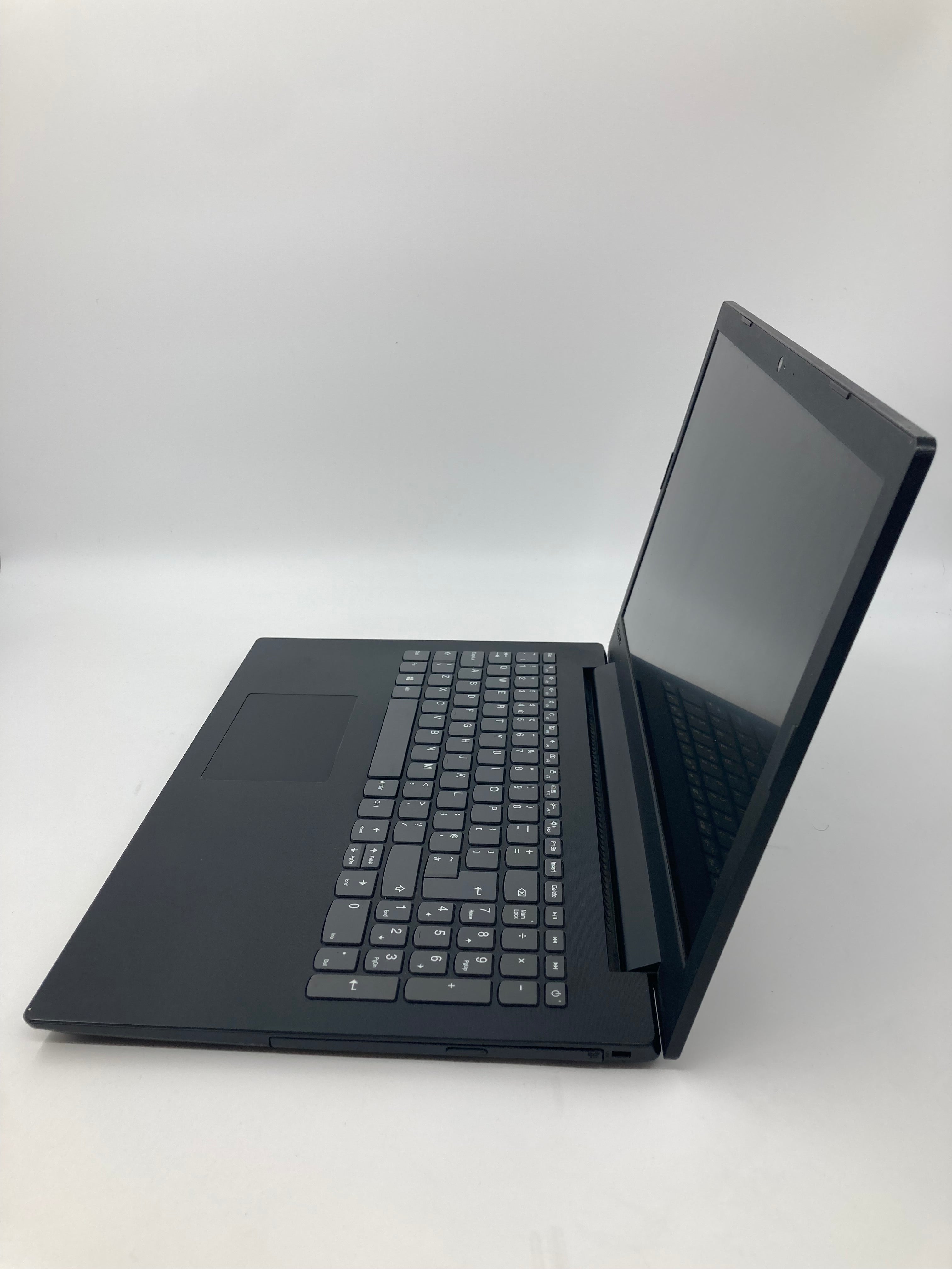 Lenovo V145 15.6 " Screen AMD A9-9225 8GB RAM No SSD No OS