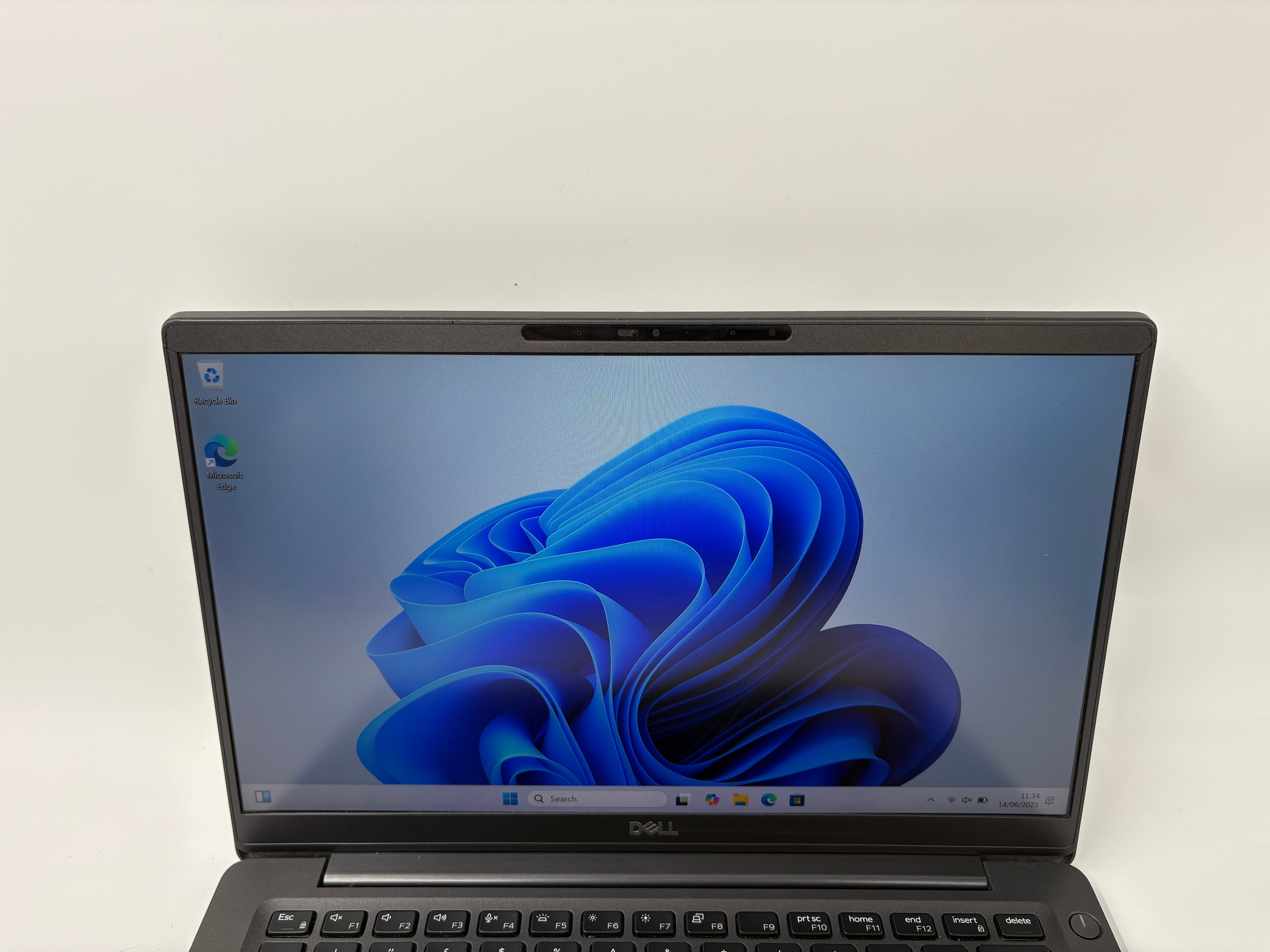 Dell Laptop Latitude 7400 14" Screen i7 8th Gen 8GB RAM 256GB SSD W11