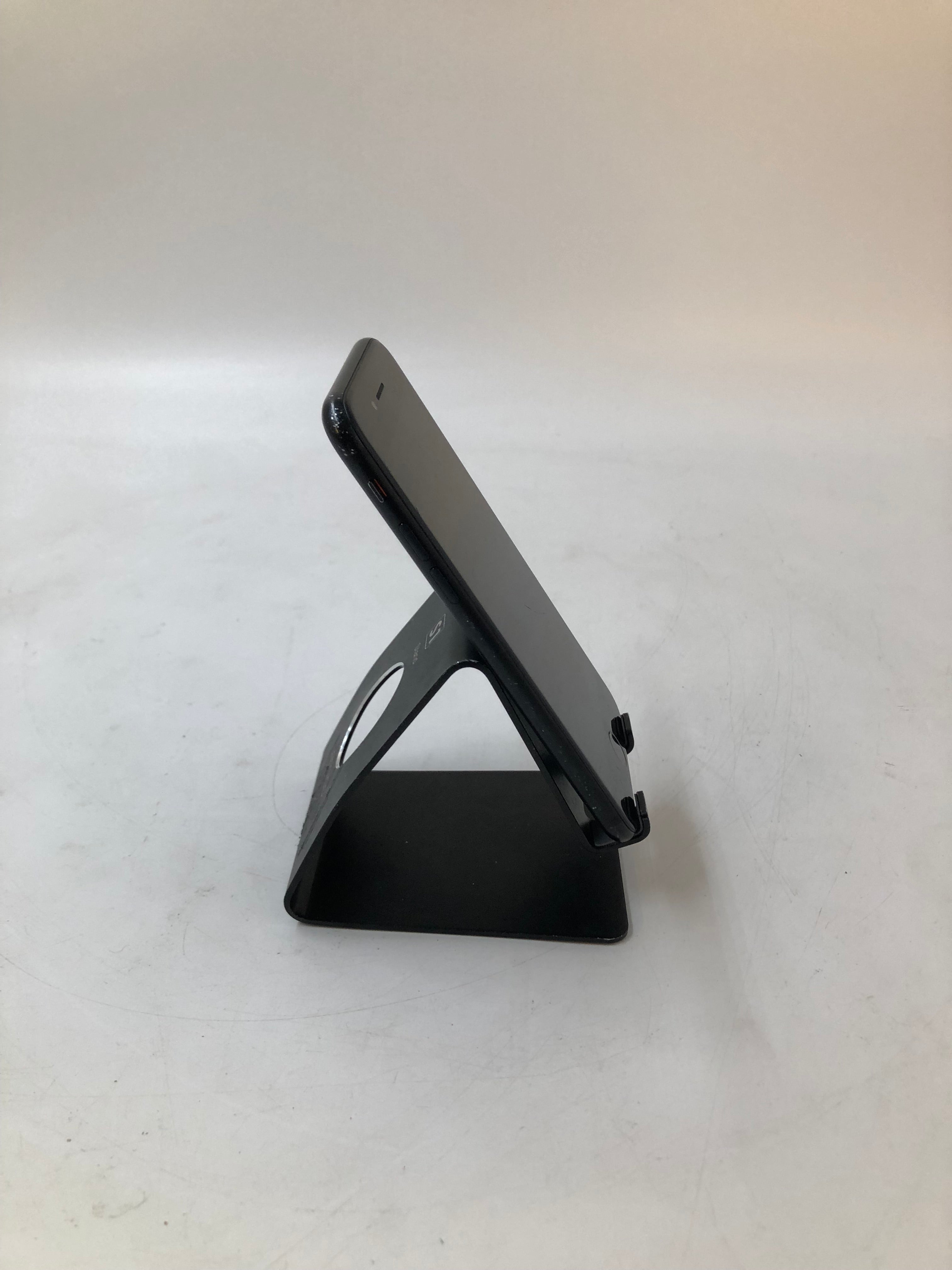 Apple iPhone SE 2nd Gen 5" Screen 2020 64GB Storage Black