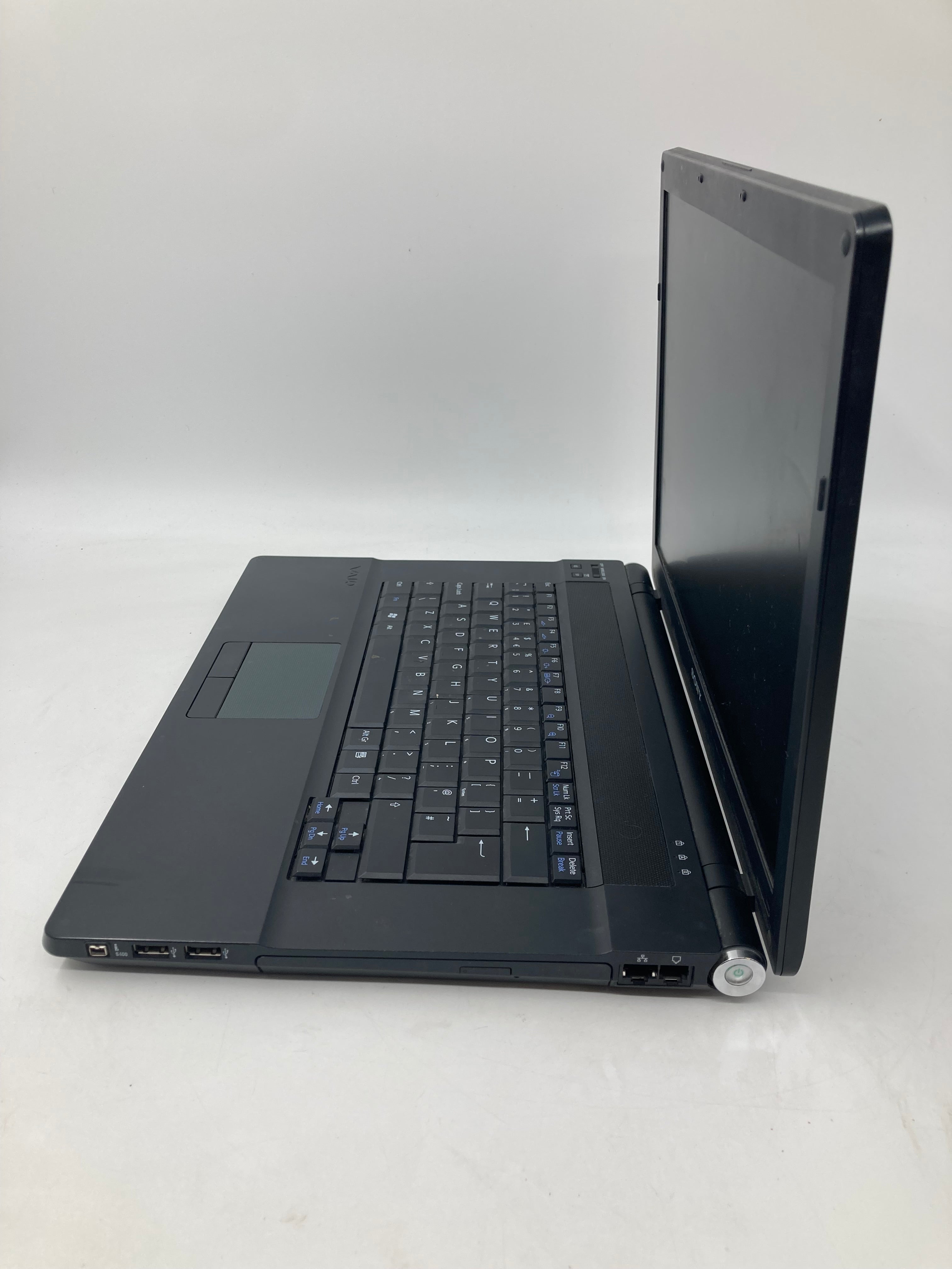 Sony Vaio PCG-9132M 15.4" Screen Core 2 Duo 3GB RAM 320GB SSD Win 10 *Spares*