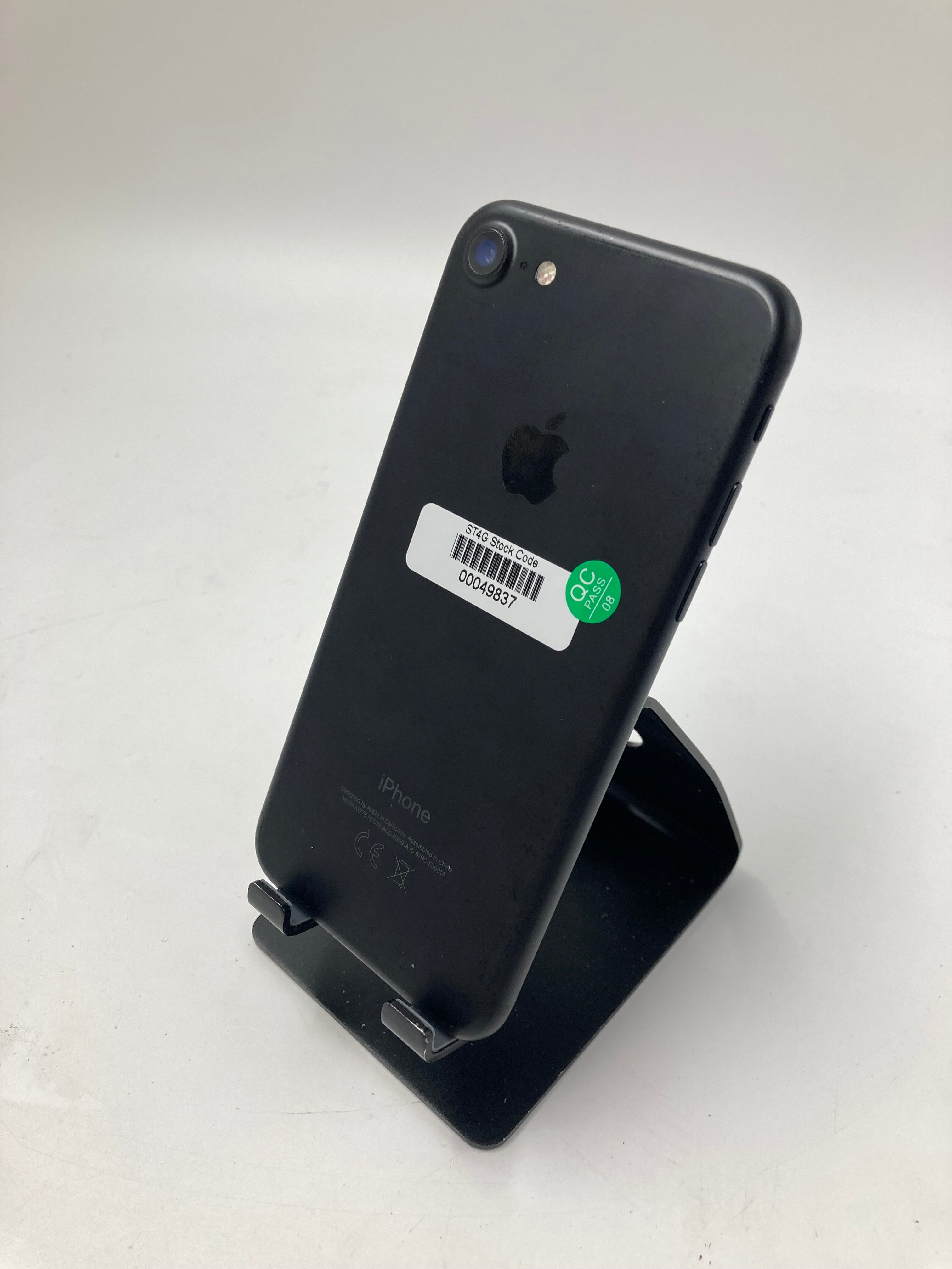 Apple iPhone 7 A1778 8 A1905 32GB 64GB Black Grey Lot of 6