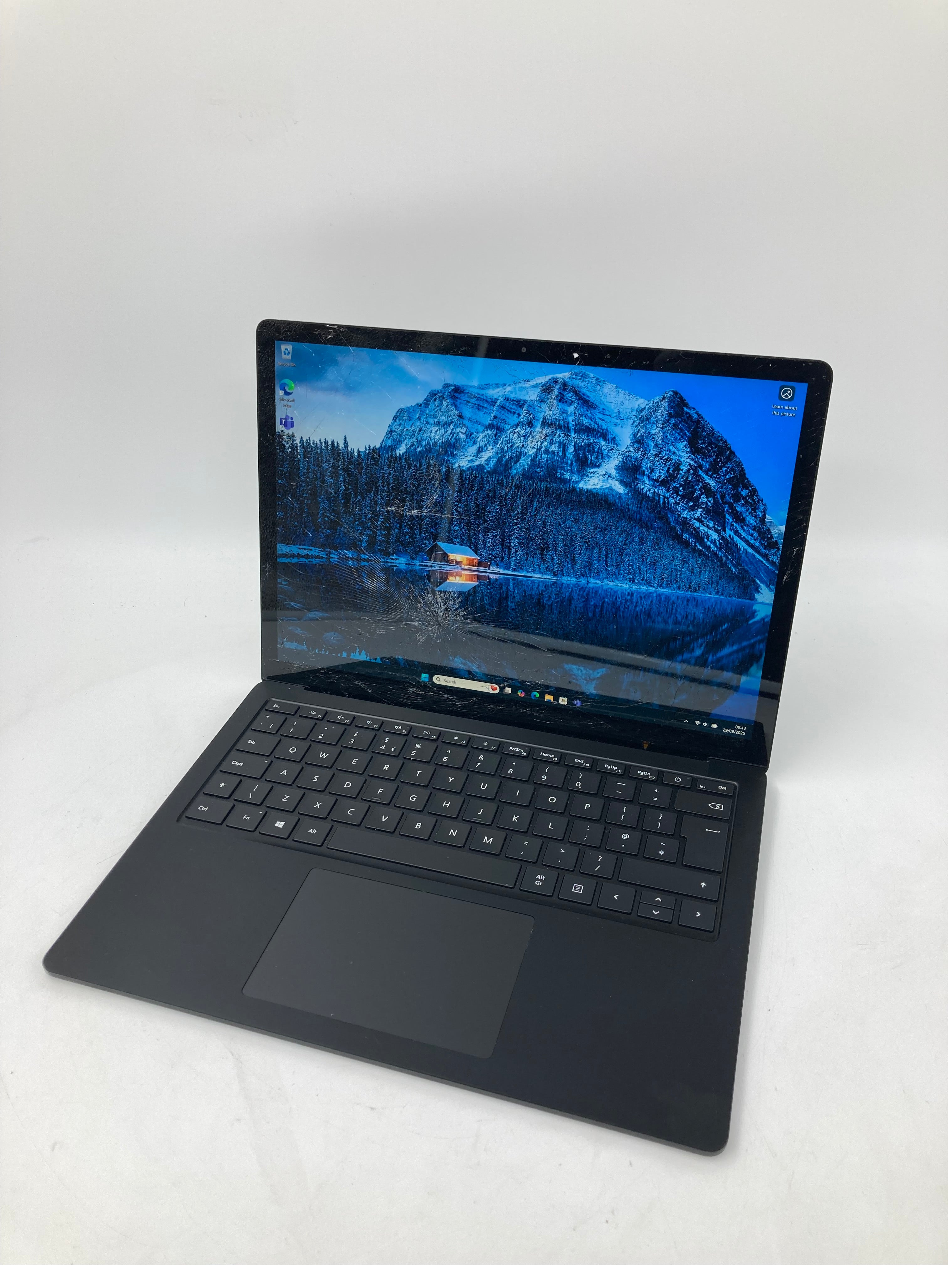 Microsoft Surface Laptop 3 13" i5 10th Gen 8GB RAM 256GB SSD W11 *Spares*