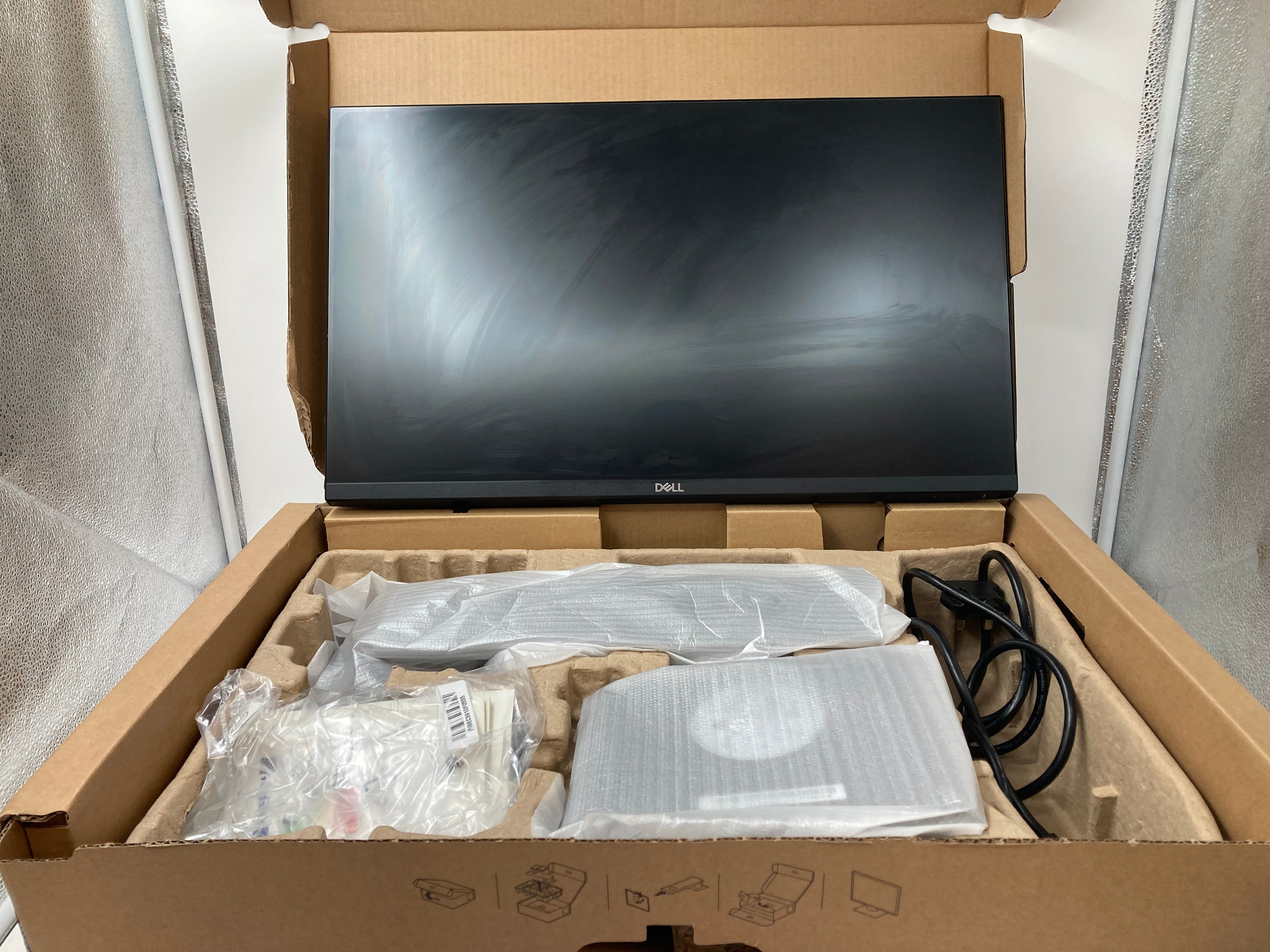 New In Box Dell P2419H Monitor, LED, 23.8" Full HD 1920 x 1080, 50-76Hz, IPS