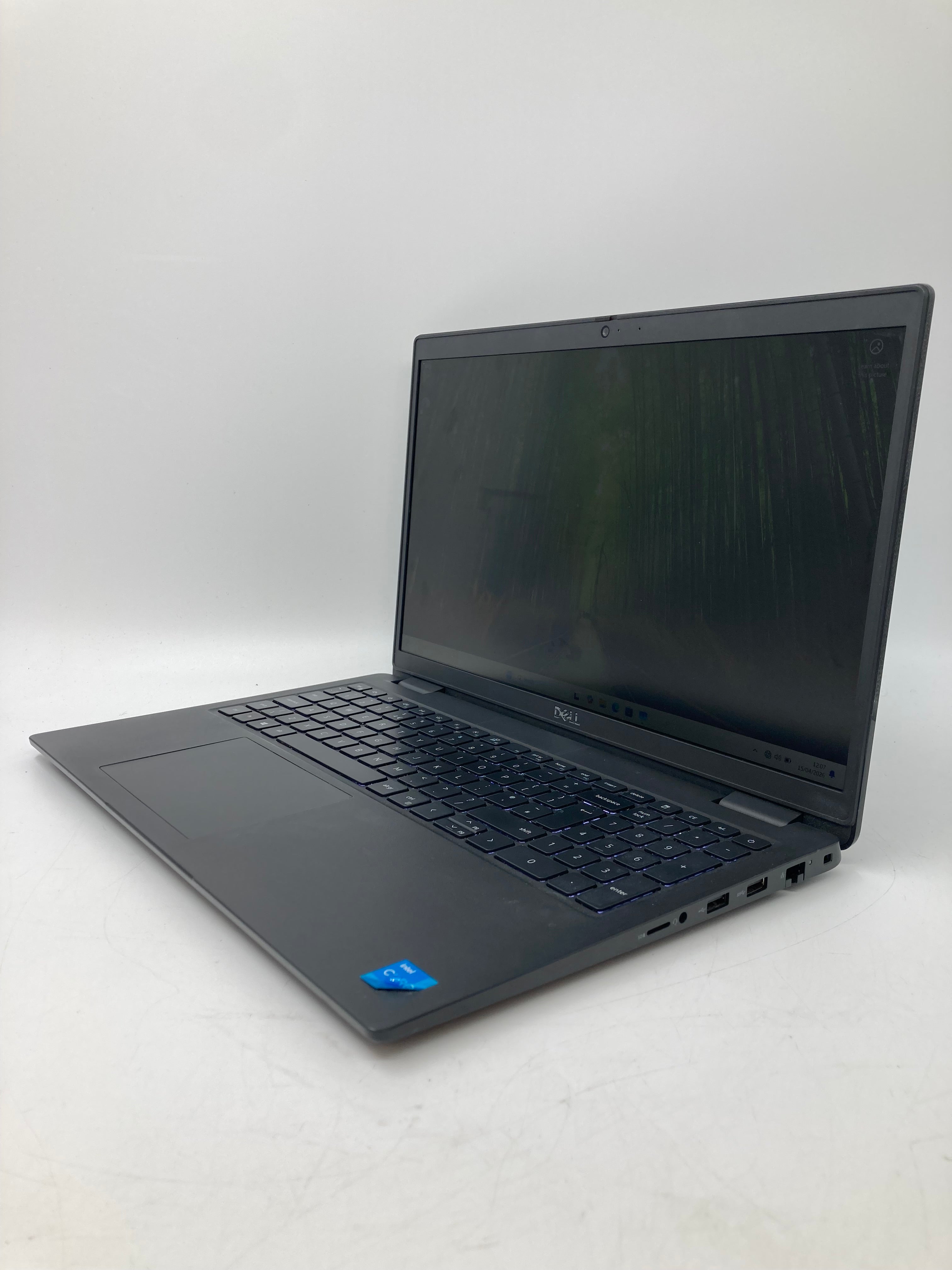 Dell Latitude 3520 | 15.6" FHD | i3 11th Gen CPU | 8GB RAM | 256GB SSD | W11 | Grade C