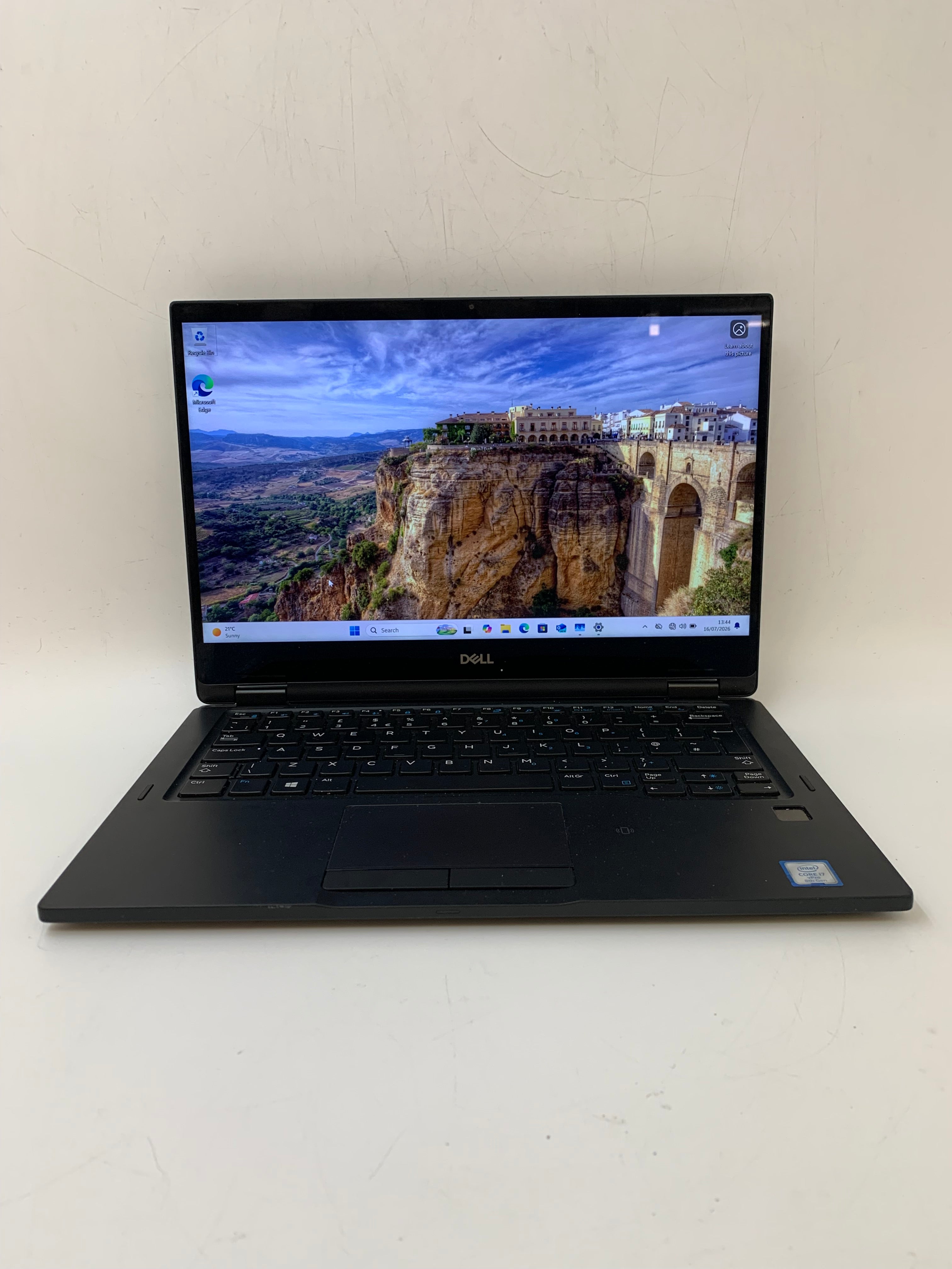 Dell Latitude 7390 2-in-1 | 13.3" FHD | i7 8th Gen | 16GB RAM | 256GB SSD | W11 Pro