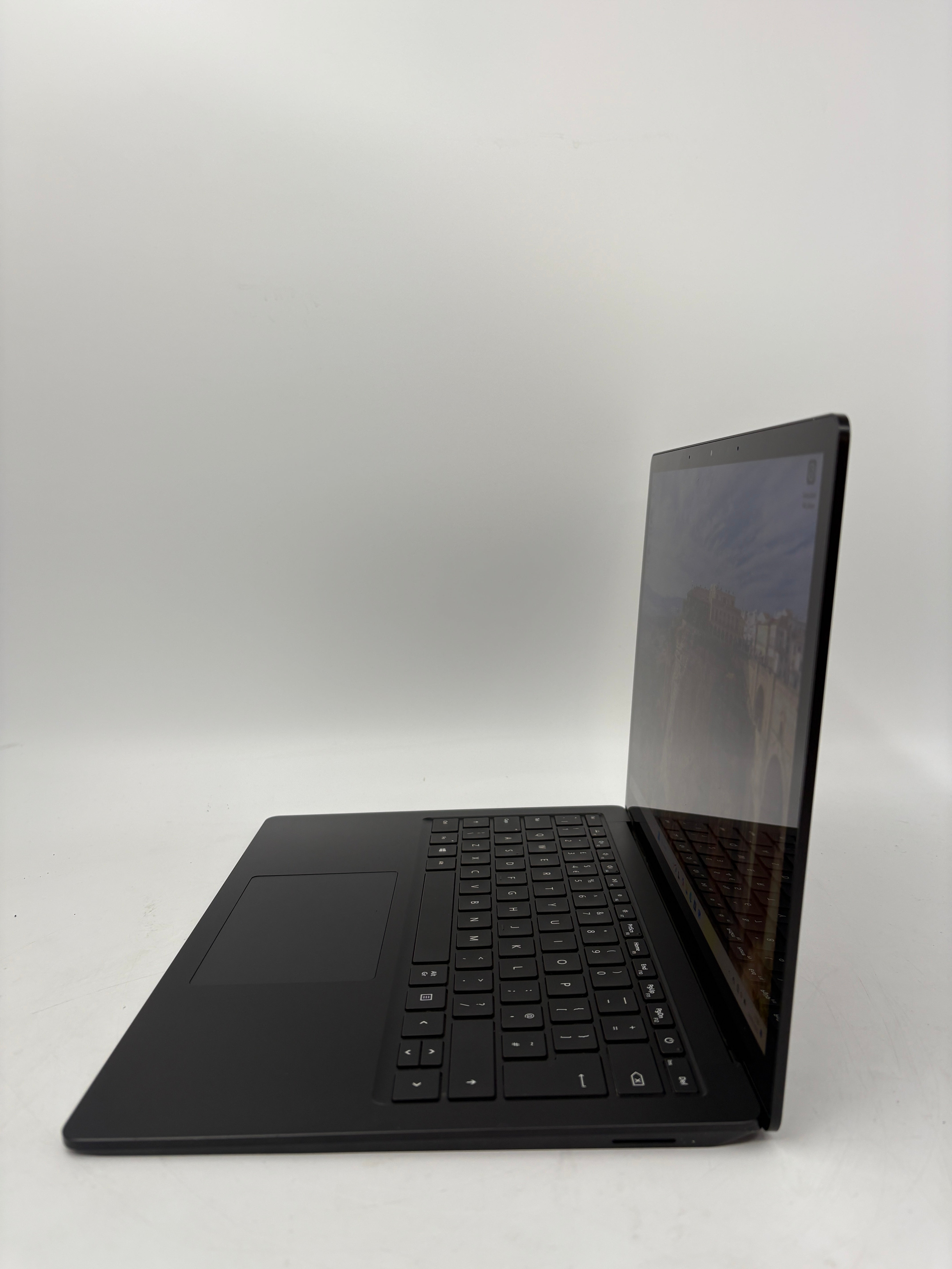 Microsoft Surface Laptop 3 13.5" Screen i5 10th Gen 8GB RAM 256GB SSD W11