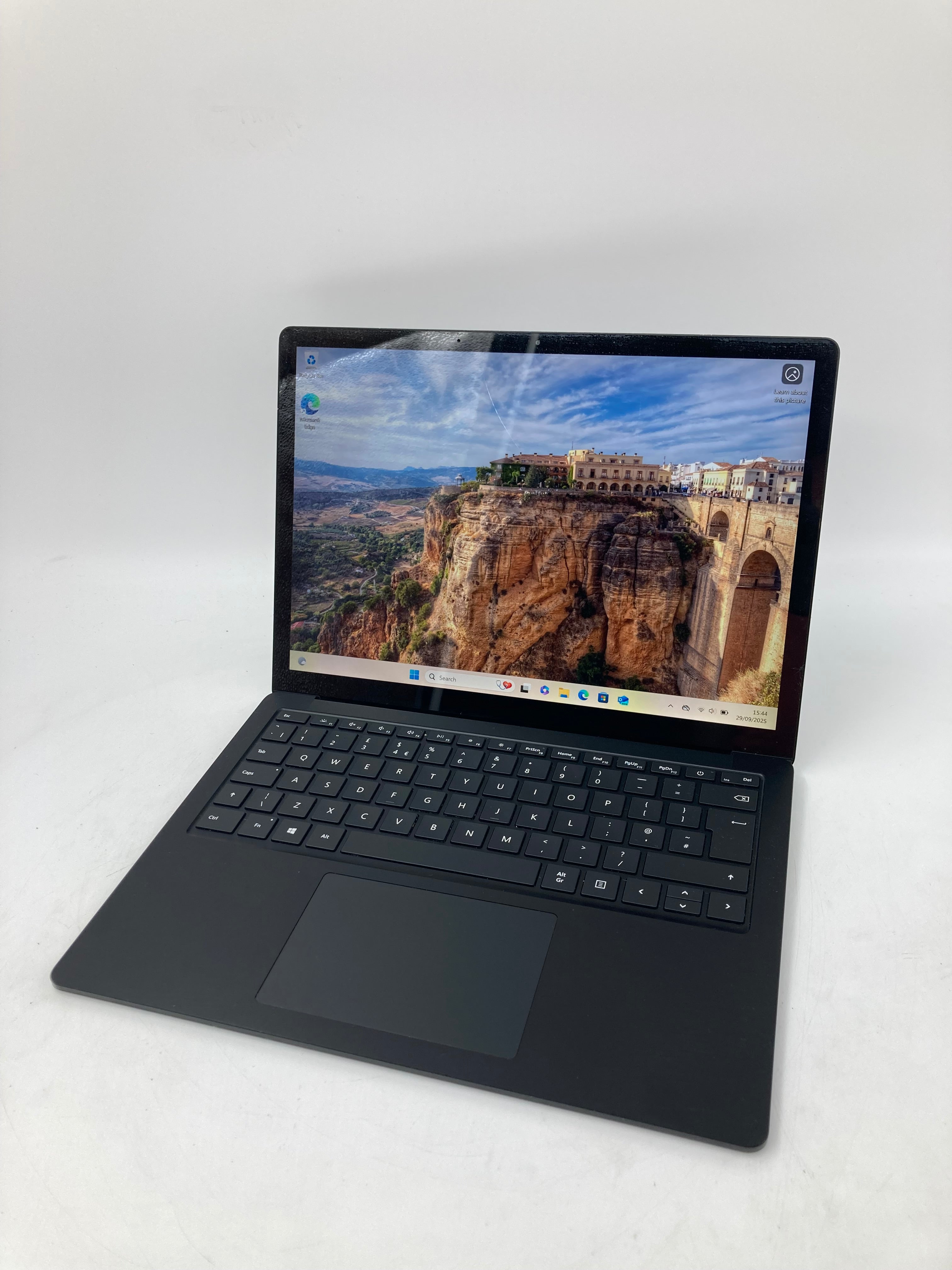 Microsoft Surface Laptop 3 13" i5 10th Gen 8GB RAM 256GB SSD W11