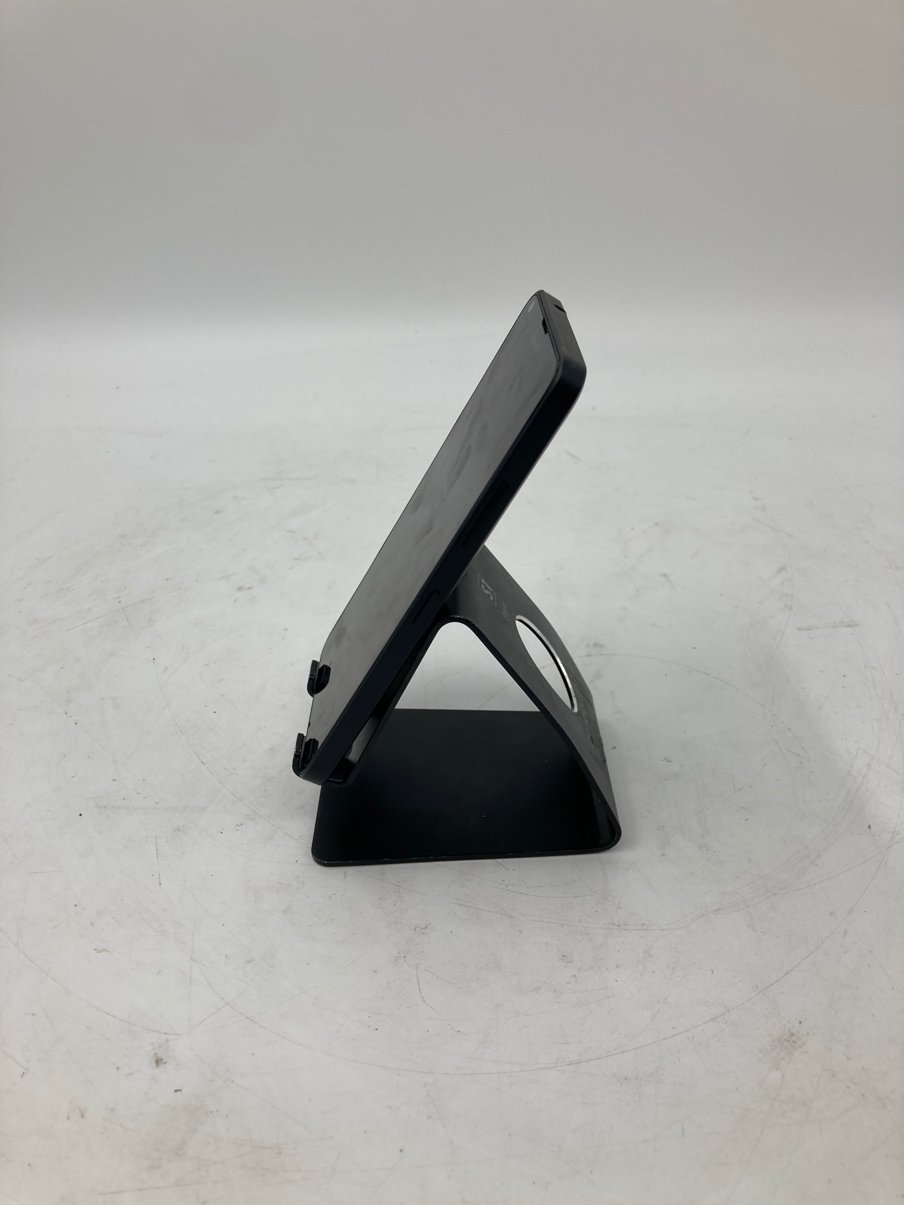 Microsoft Lumia 640 LTE 2015 5.0" Screen 8GB Storage Matte Black Unlocked