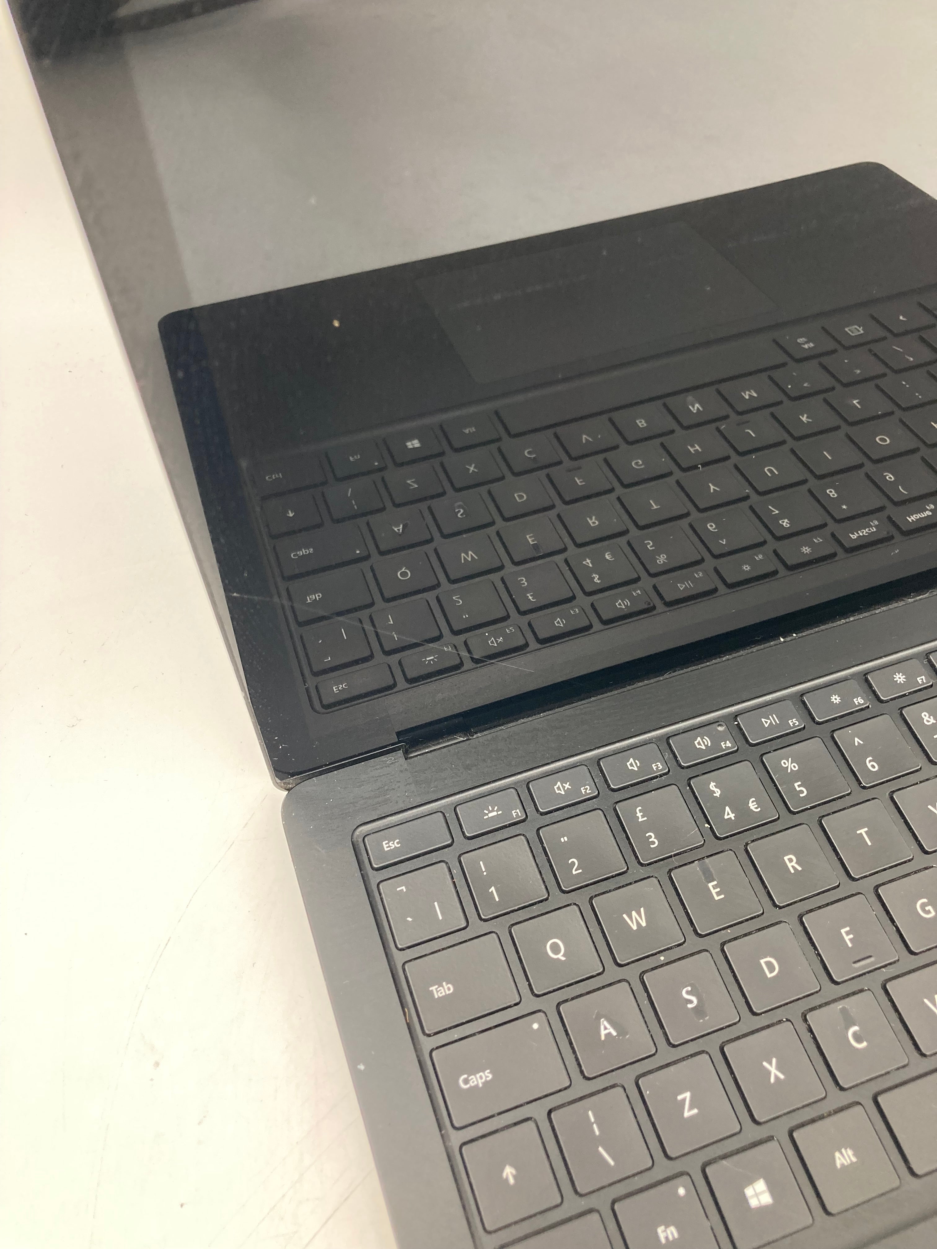 Microsoft Surface Laptop 3 13" i5 10th Gen 8GB RAM 256GB SSD W11