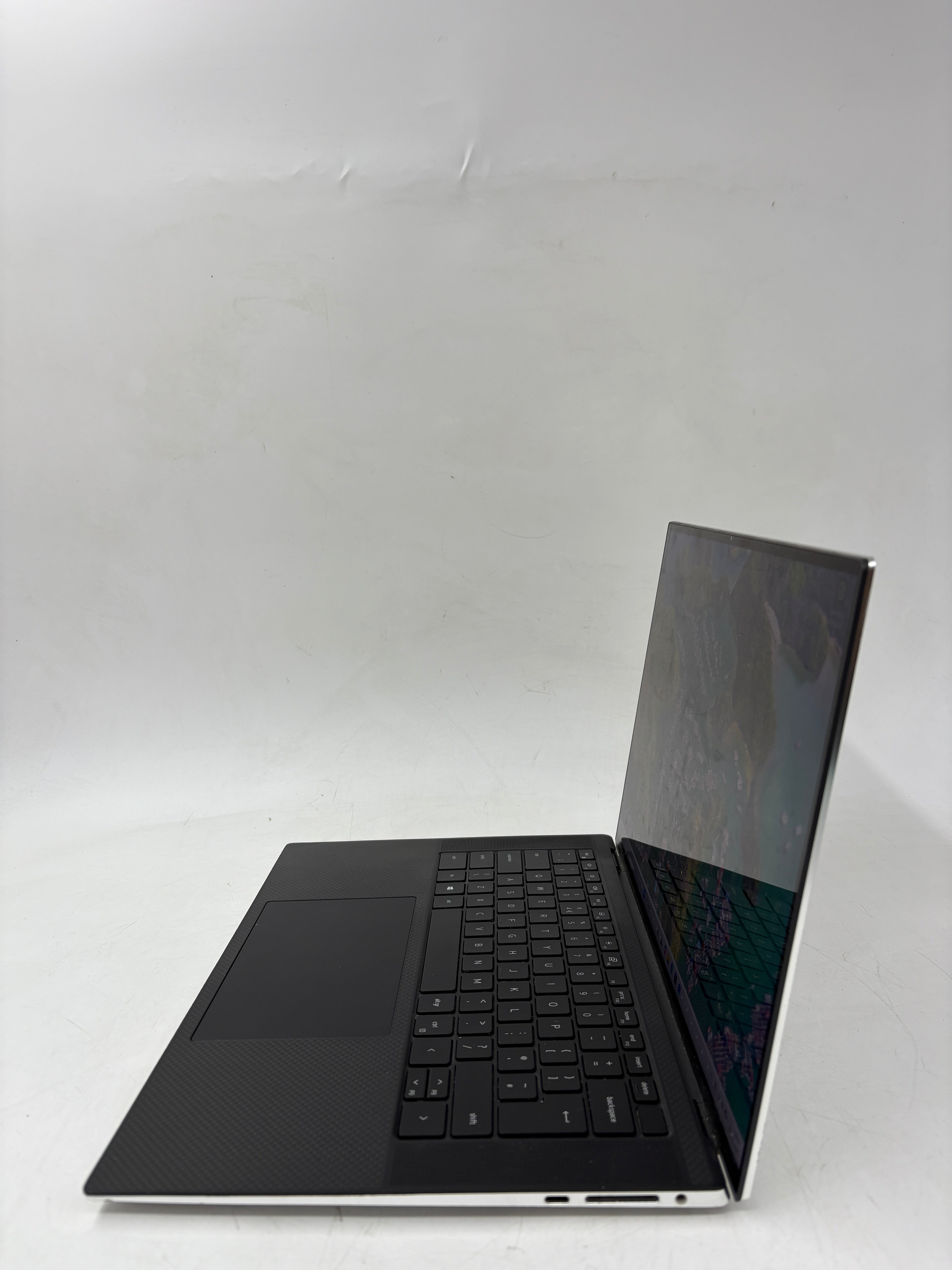 Dell XPS 15 9500 15.6" TouchScreen GTX 1650 i7 10th Gen 32GB RAM 1TB SSD W11