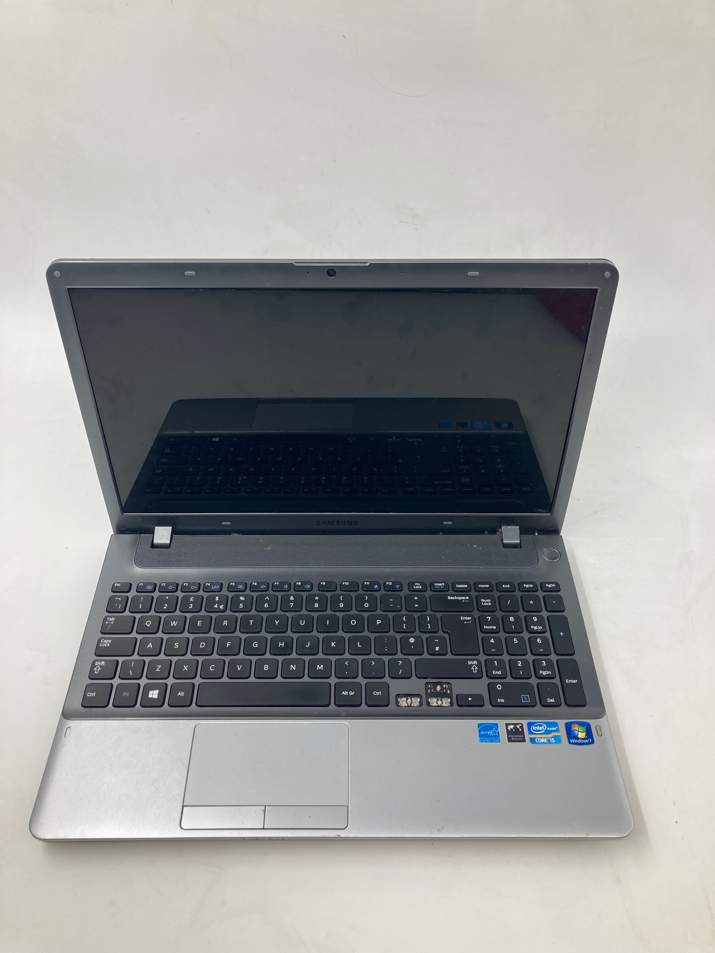 Samsung Laptop 250V 15.6" i5 3rd Gen 6GB RAM No HDD *Spares*