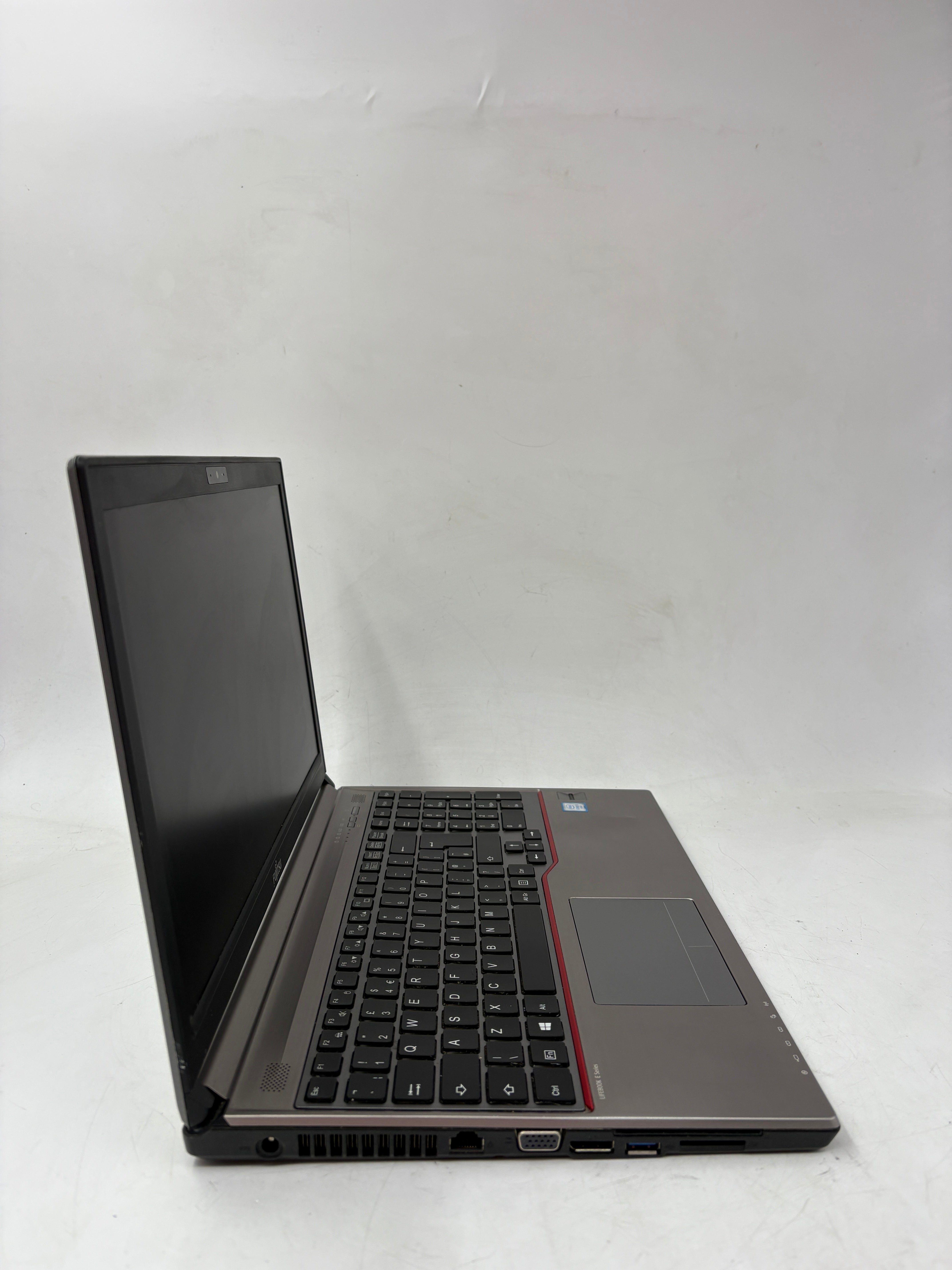 Fujitsu Laptop LifeBook E756 15.6" Screen i5 6th Gen 8GB RAM NO SSD NO OS