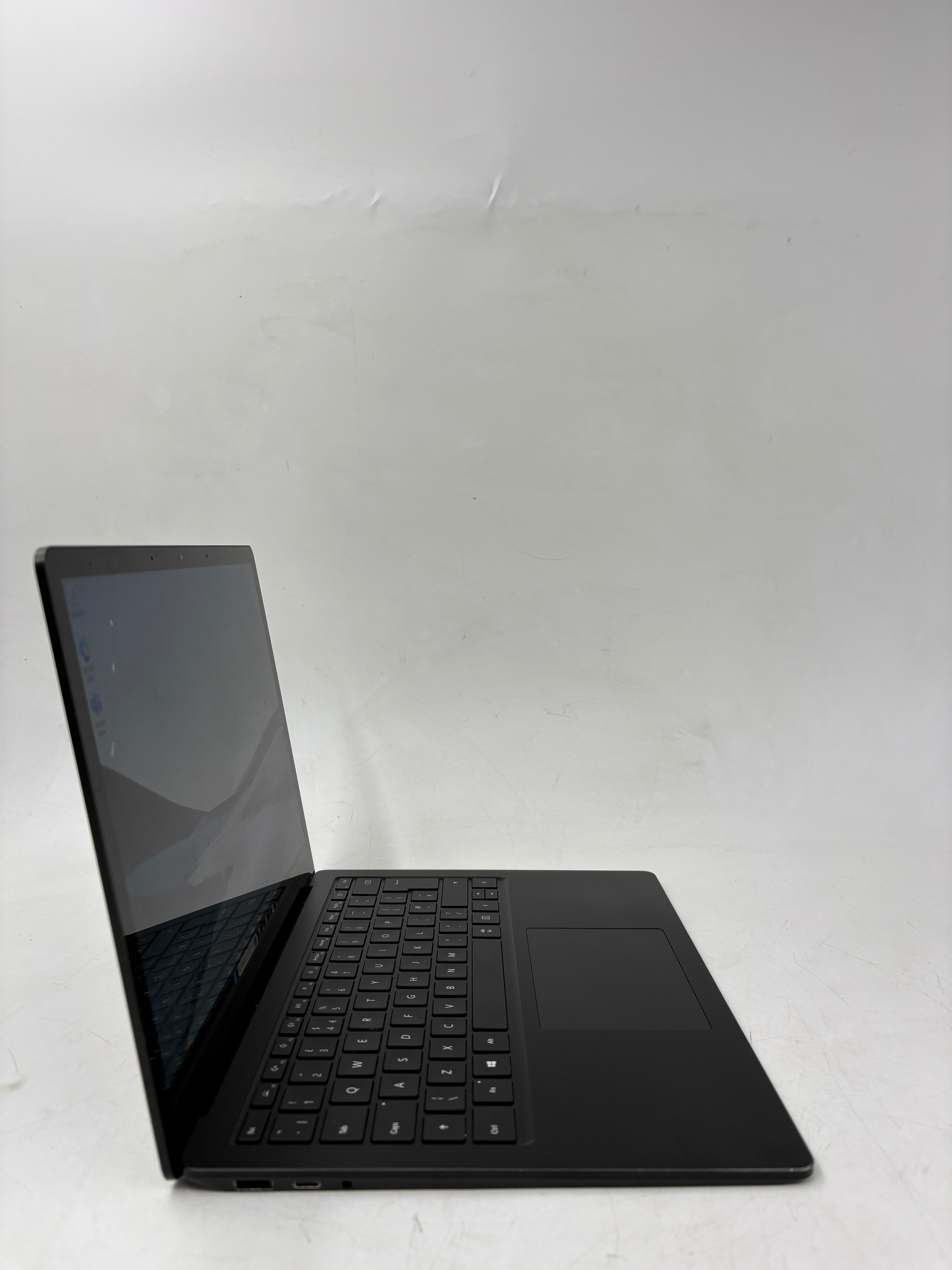 Microsoft Surface Laptop 3 13.5" Touchscreen i5 10th Gen 8GB RAM 256GB SSD W11