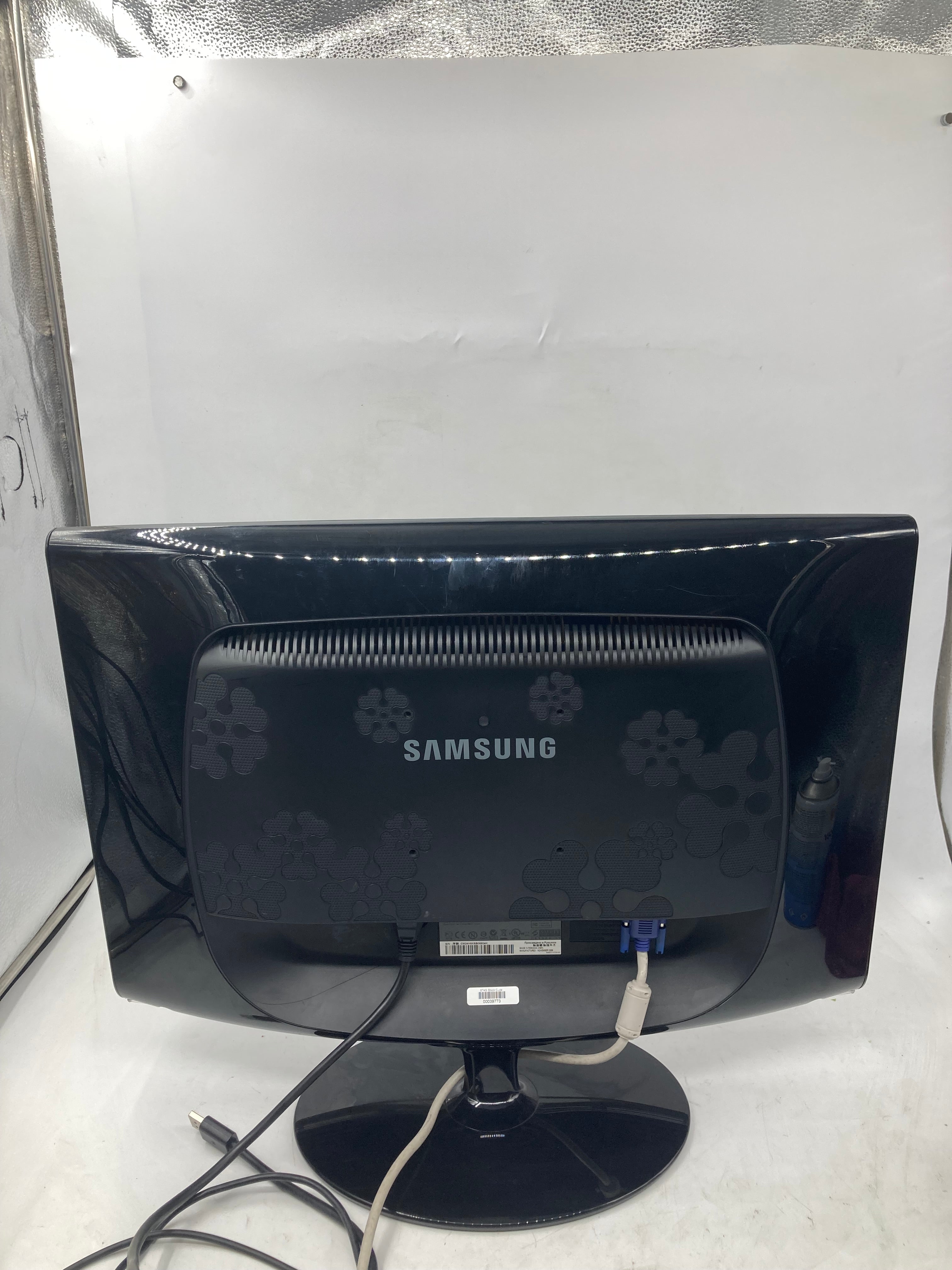 LG HP Dell Samsung 22" 24" Screen Monitor DVI HDMI VGA DIsplayPort Lot of 4
