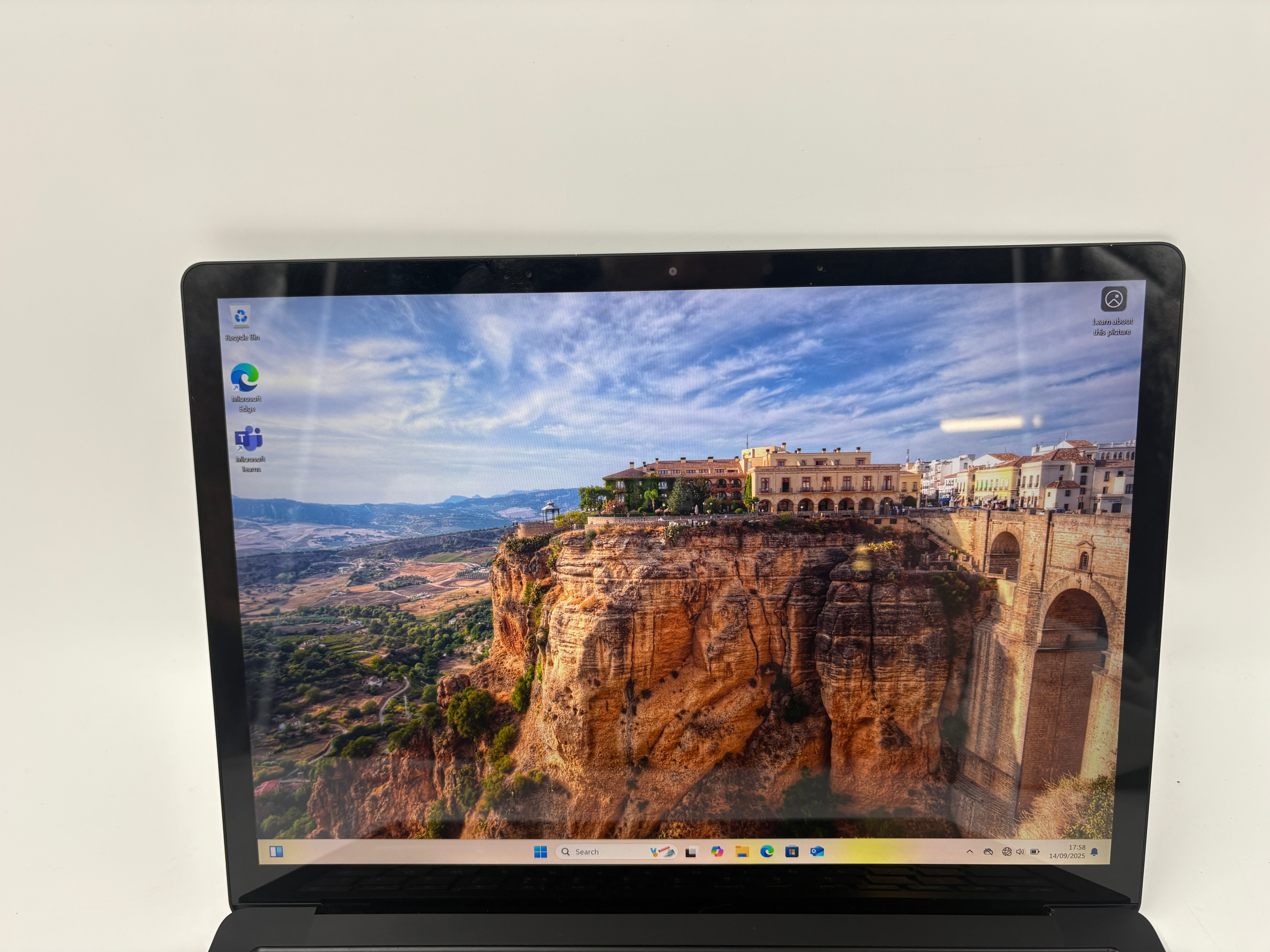 Microsoft Surface Laptop 3 13.5" Screen i5 10th Gen 8GB RAM 256GB SSD W11