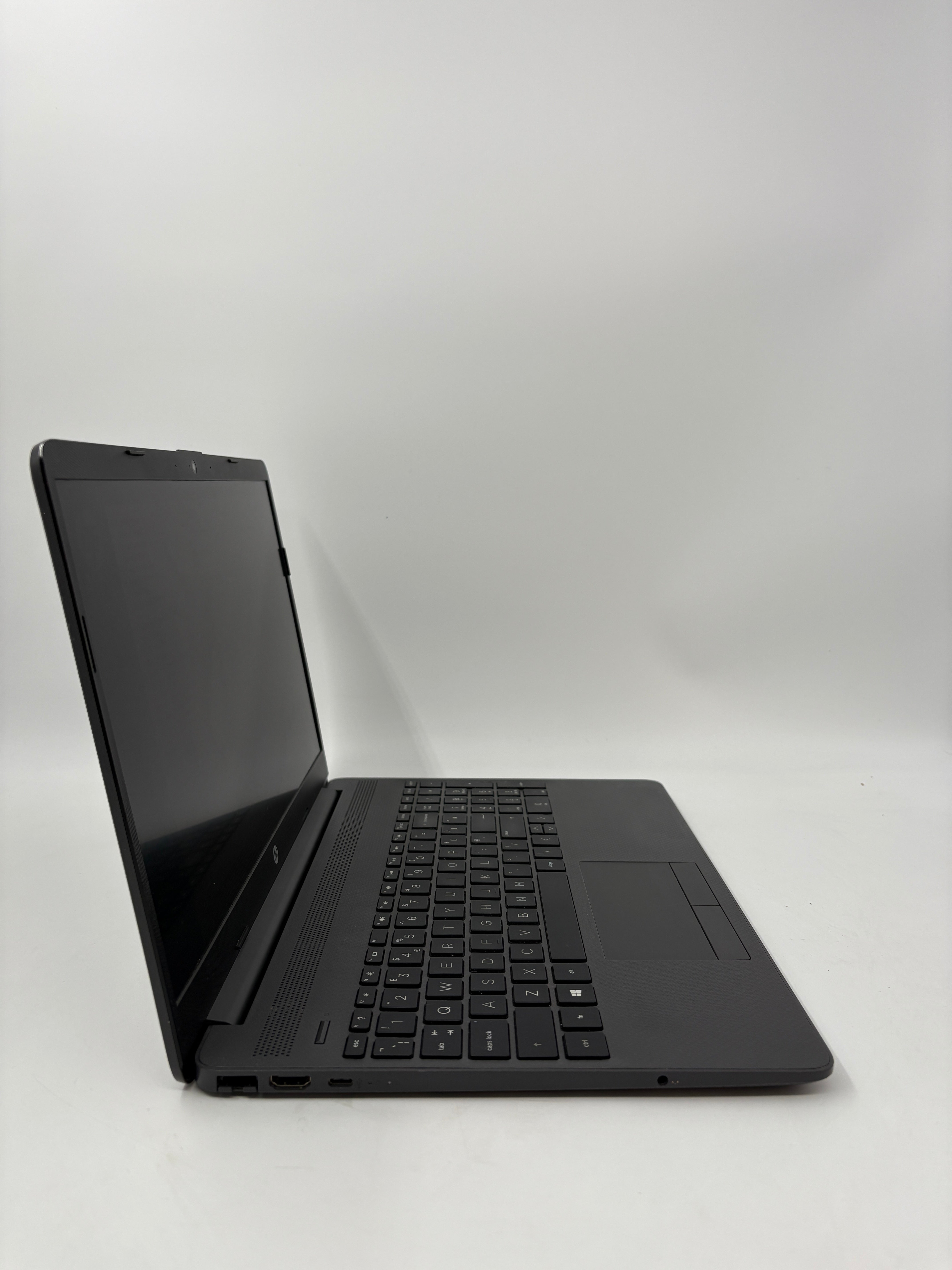 HP Laptop 255 G8 15.6" Screen AMD Ryzen 5 3500U 8GB RAM NO SSD NO OS