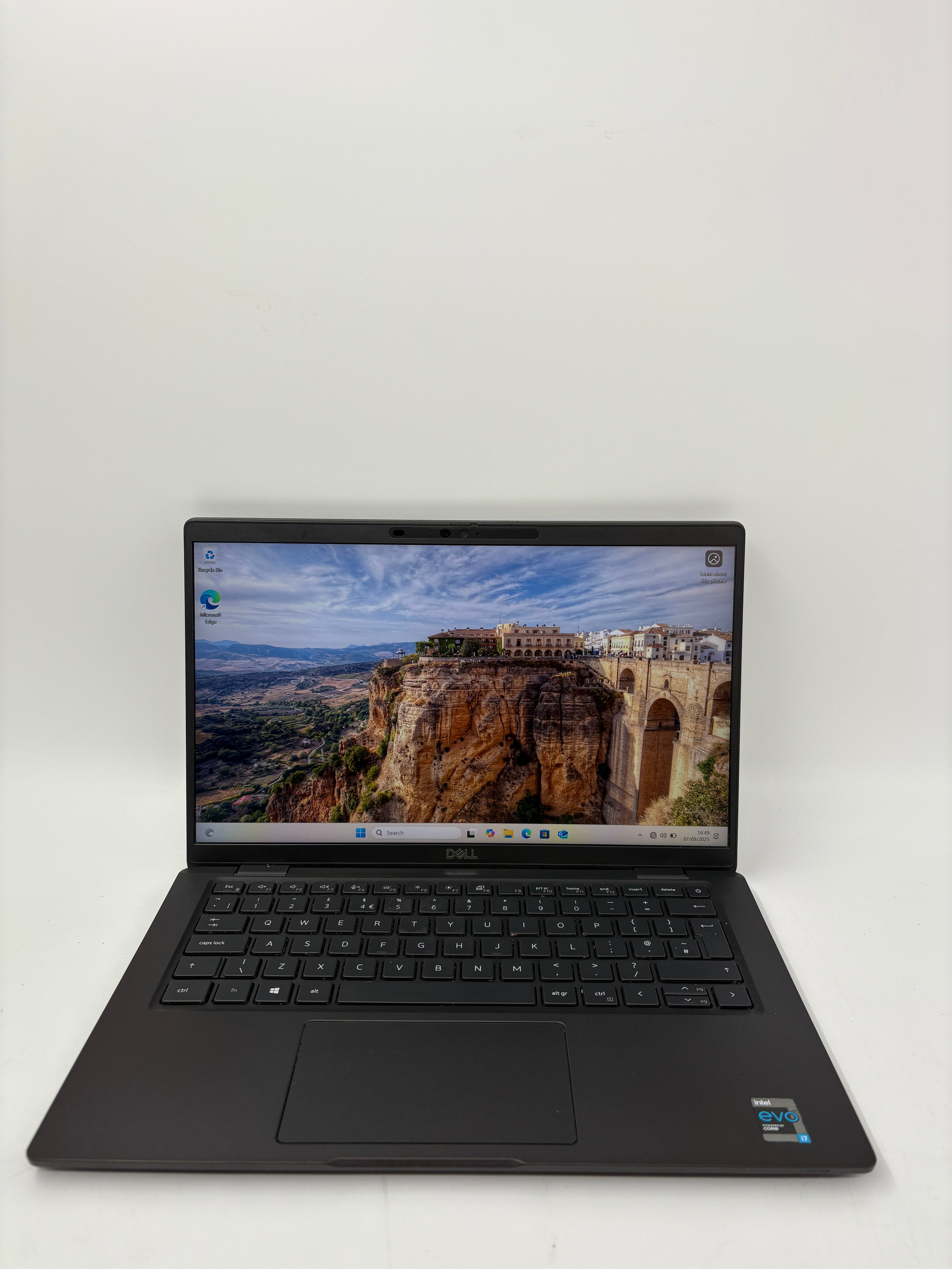 Dell Laptop Latitude 7420 14"Screen i7 11th Gen 16GB RAM 512GB W11