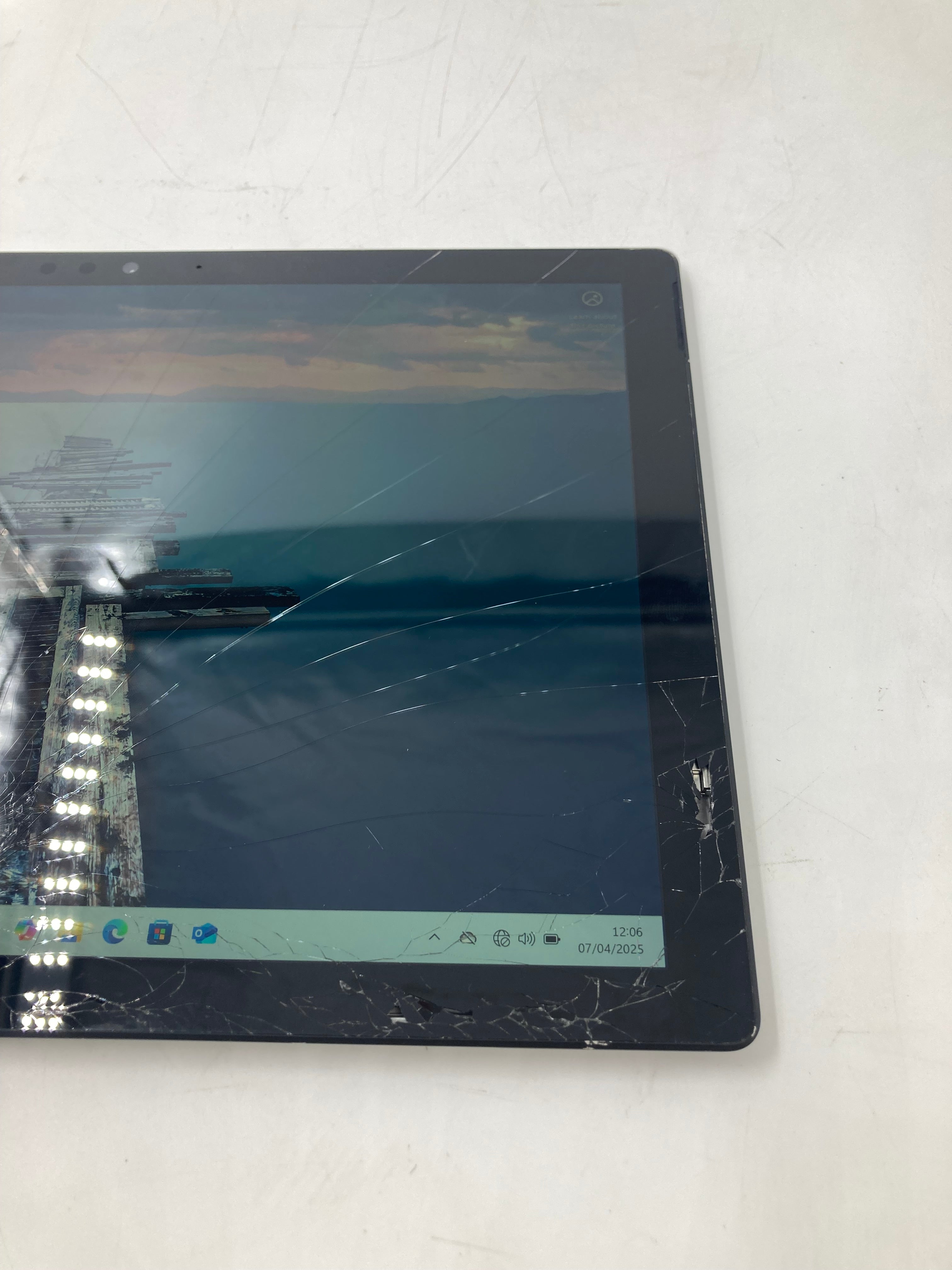 Microsoft Tablet Surface Pro 6 1796 12.3" i5 8th Gen 8GB RAM 256GB SSD W11