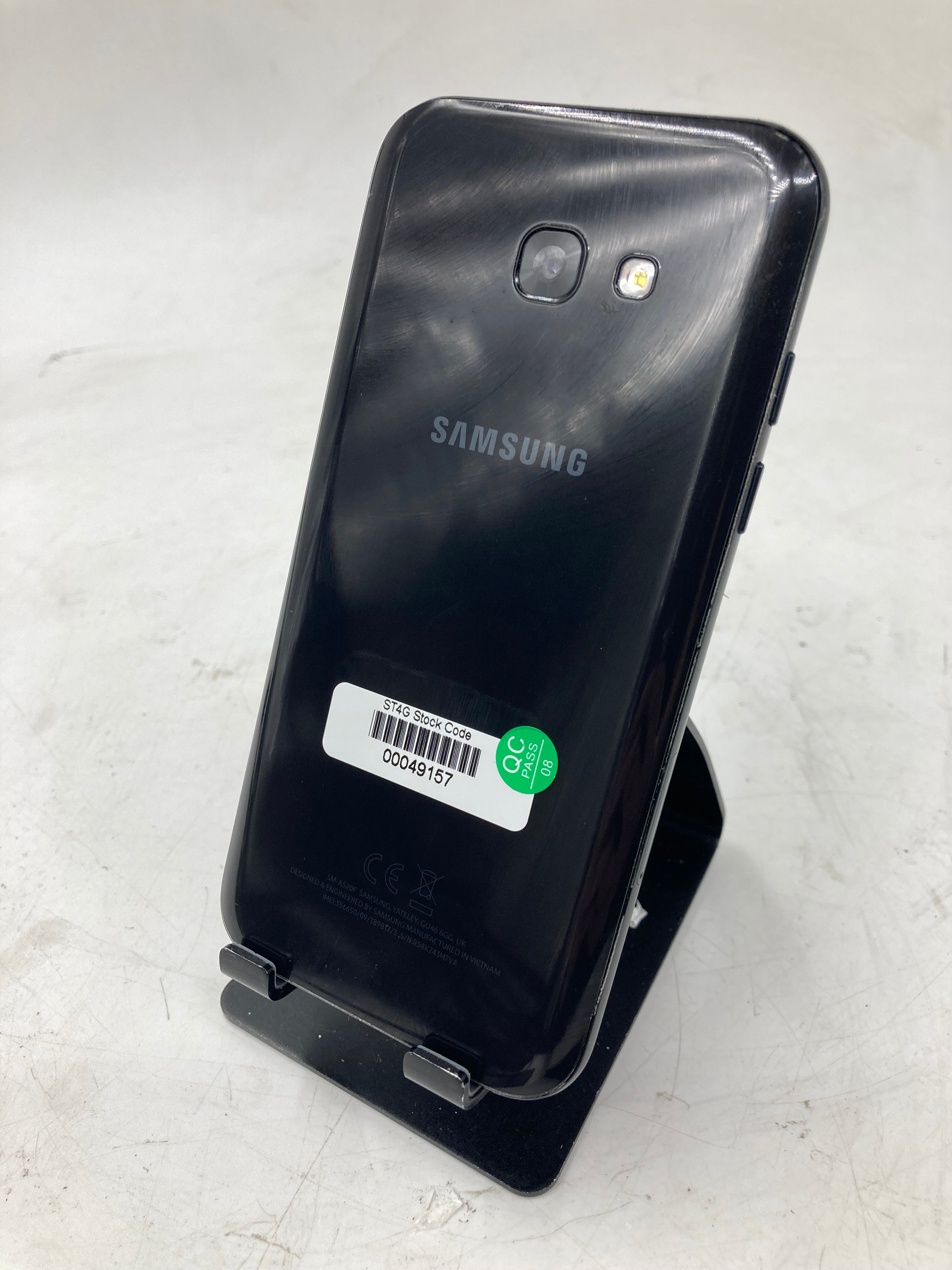 Samsung Galaxy A520 32GB Black - Unlocked Lot Of 6
