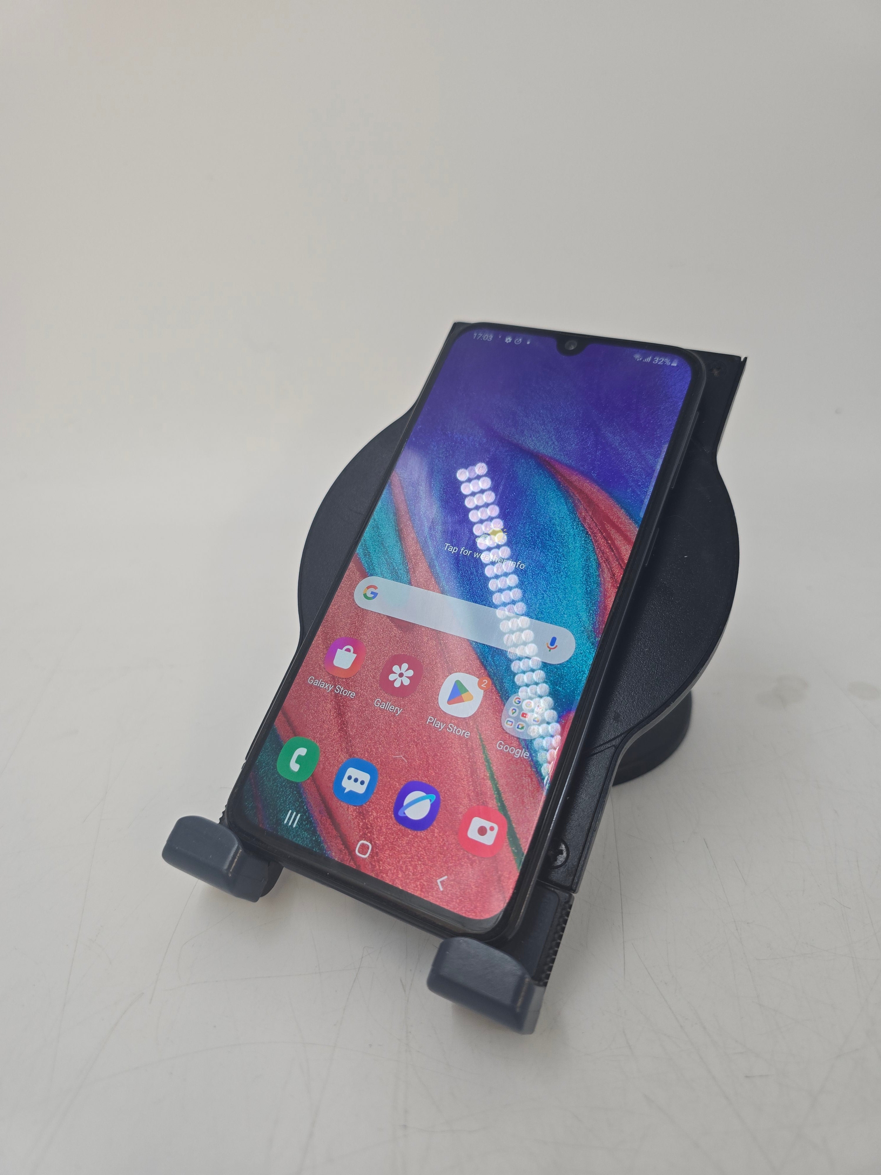 Samsung Galaxy A40 | 5.9" Screen | 64GB Storage | Unlocked | Black