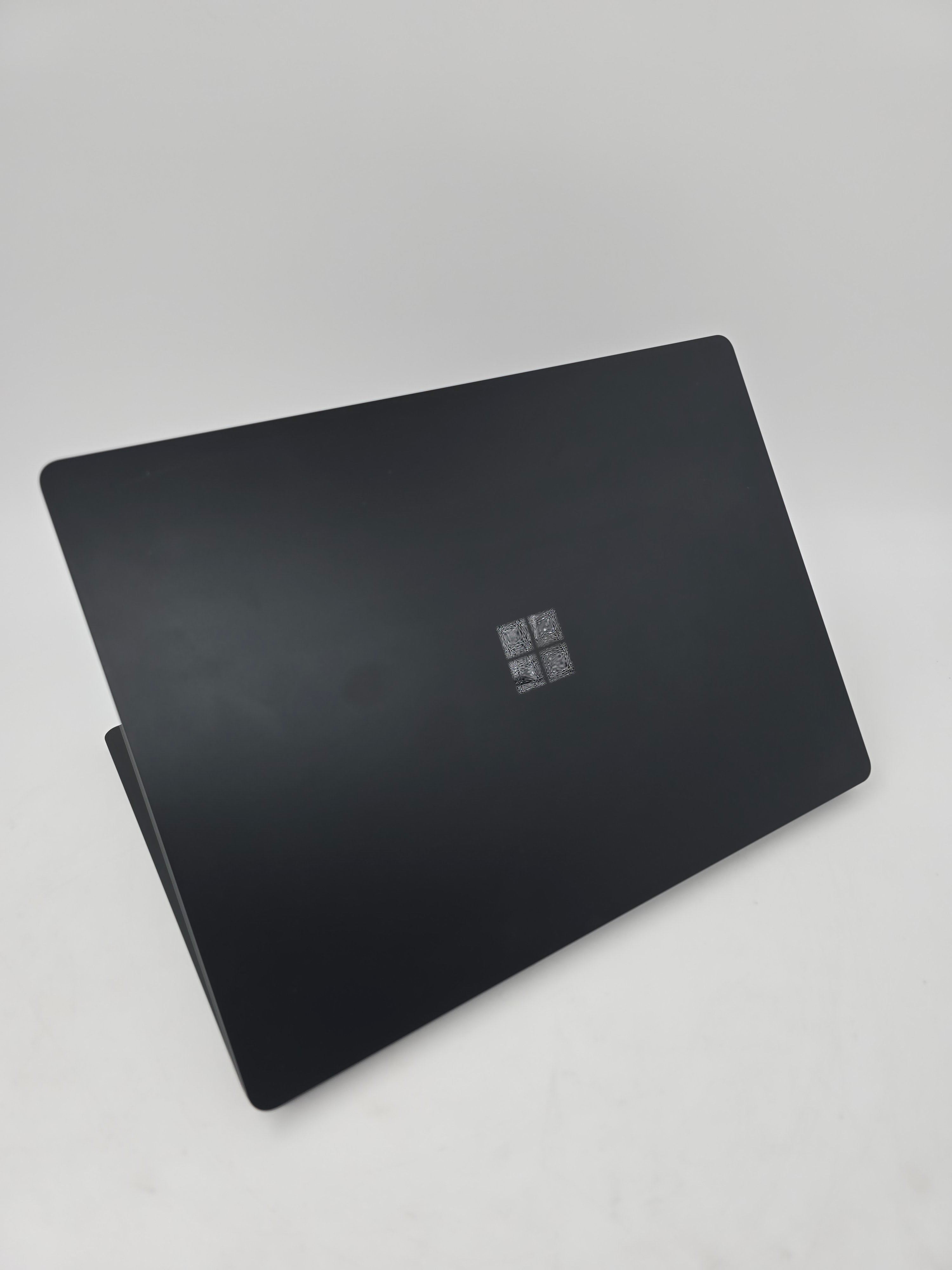 Microsoft Surface Laptop 3 13" TouchScreen i5 10th Gen 8GB RAM 256GB SSD W11