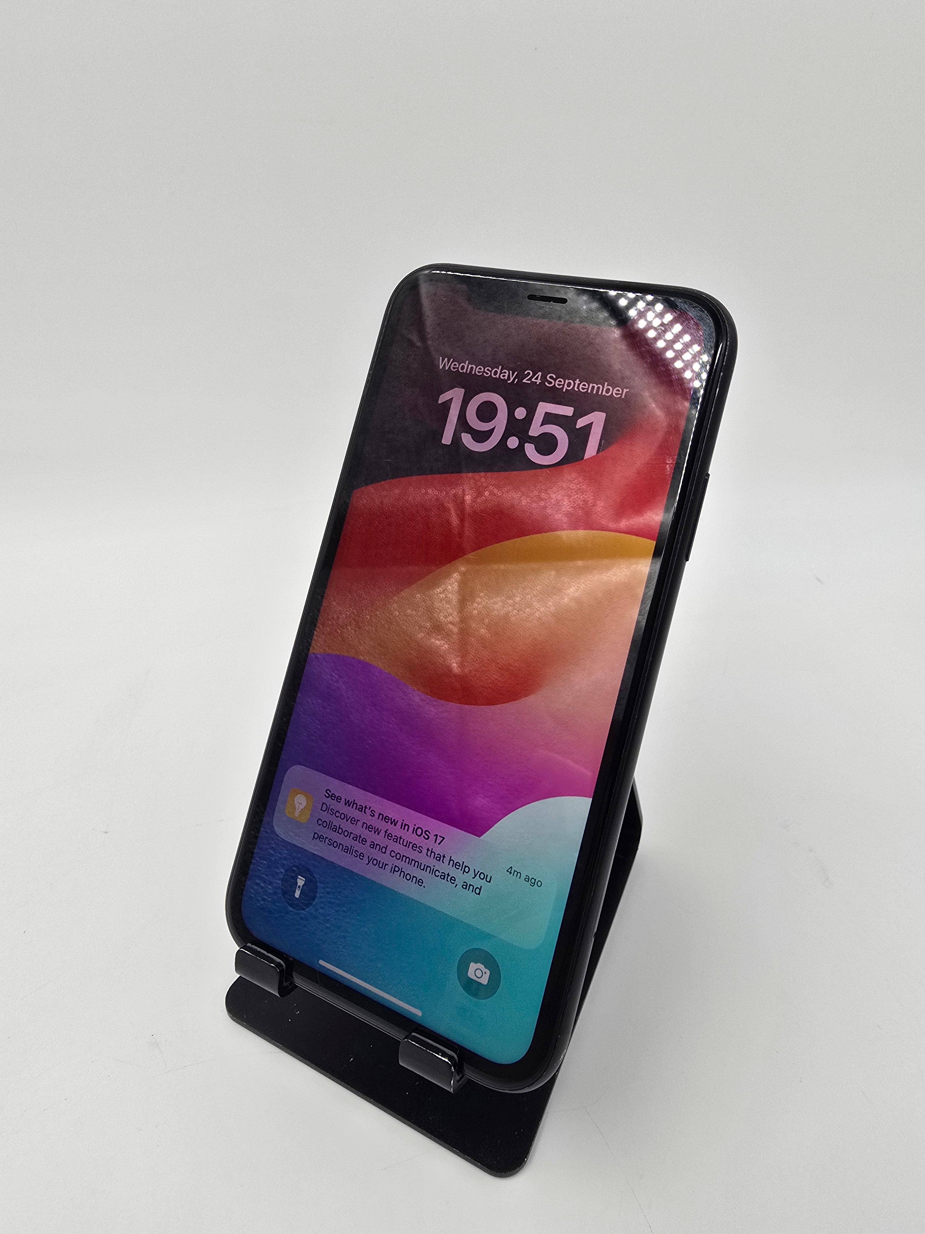 Apple iPhone XR 2018 6.1" 64GB Storage Black Unlocked 93% Battery Health