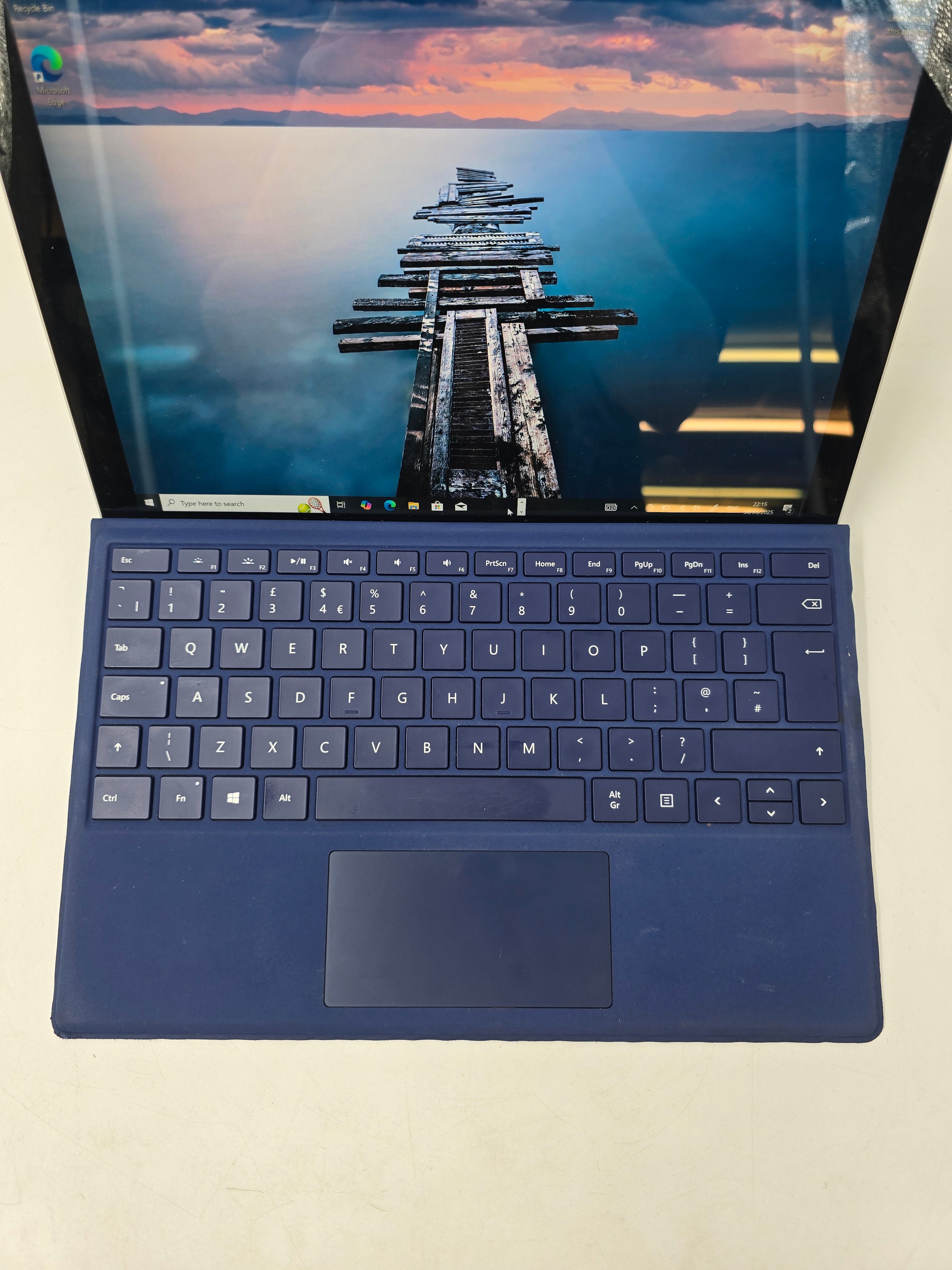 Microsoft Surface Pro 4 12.3" Touchscreen i3 6th Gen 4GB RAM 128GB SSD W10