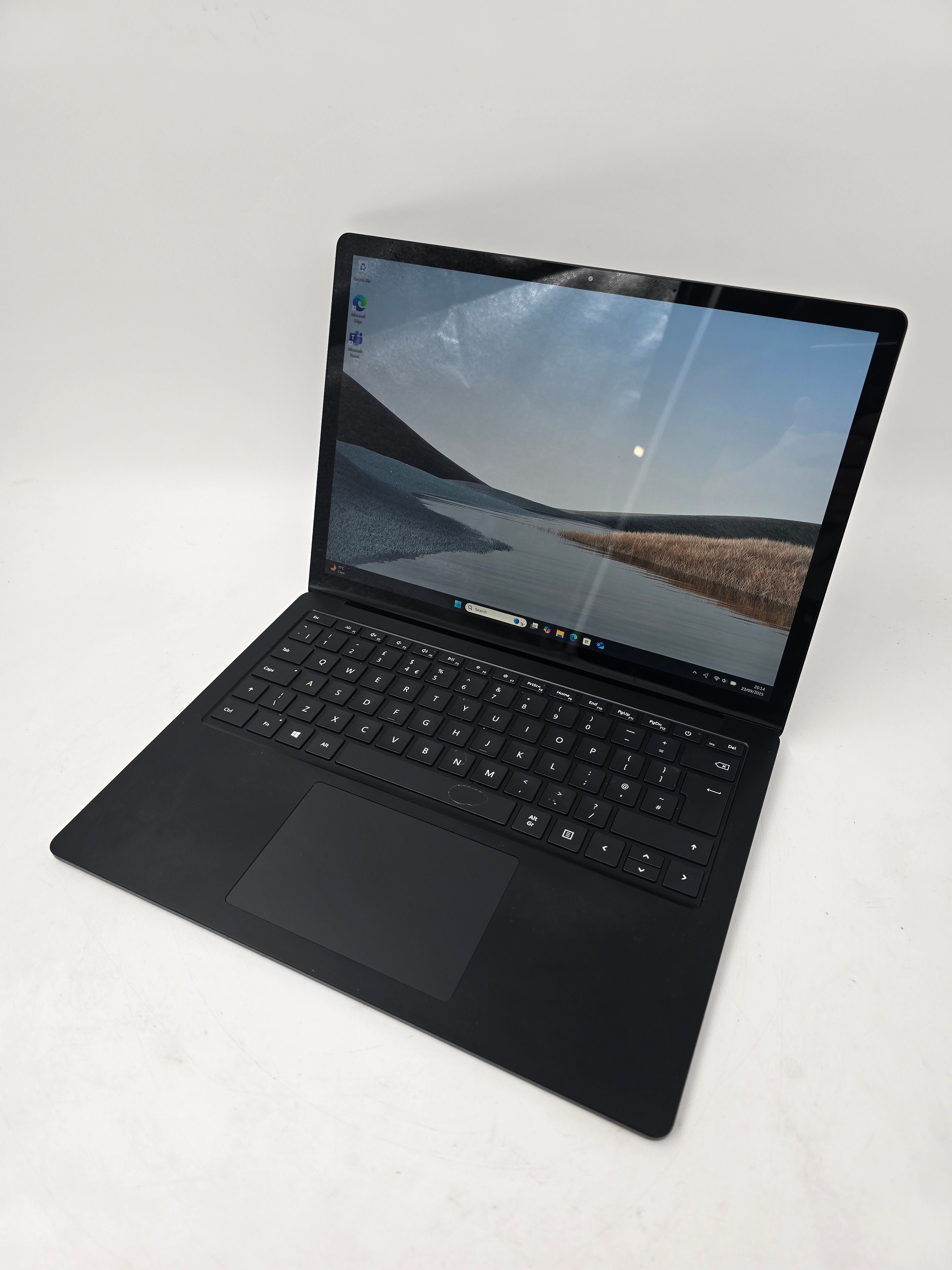 Microsoft Surface Laptop 3 13" TouchScreen i5 10th Gen 8GB RAM 256GB SSD W11