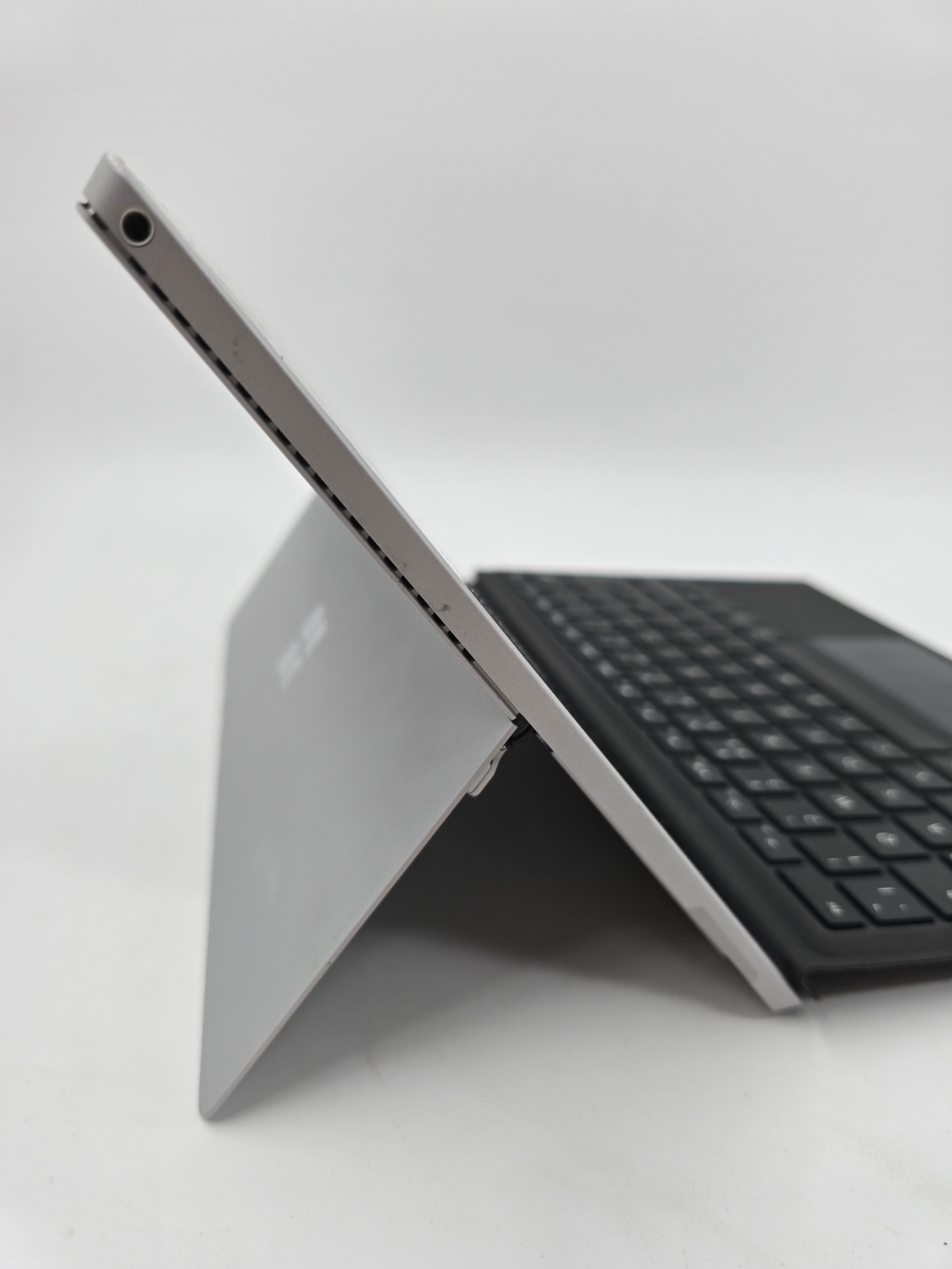 Microsoft Surface Pro 4 12" Screen i5 6th Gen 8GB RAM 256GB SSD W10