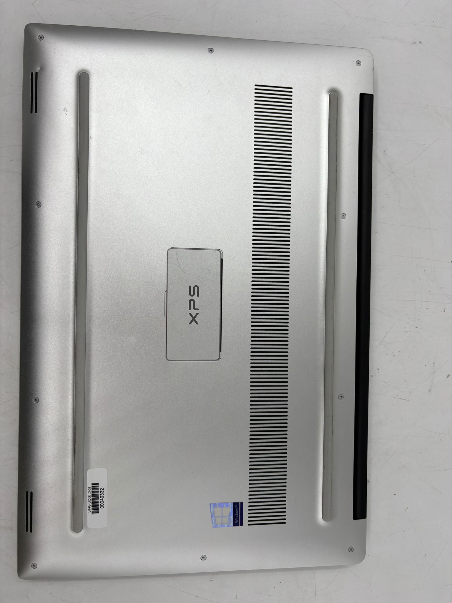 Refurbished Dell XPS 15 7590 15.6" Screen (3840 x 2160) Intel Core i7-9750H 16GB RAM 1TB SSD Windows 11 Pro Laptop