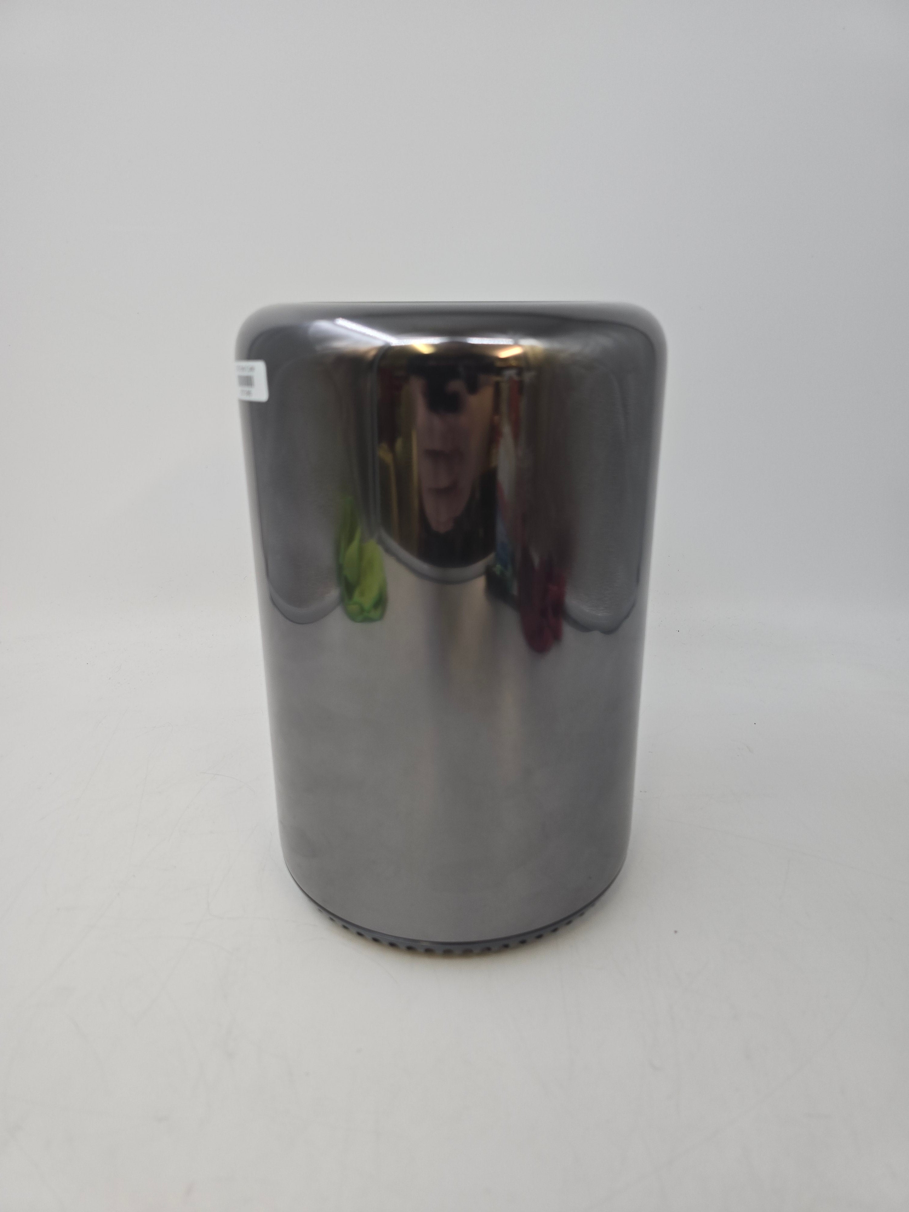 Apple Mac Pro Late 2013 | E5-1620v2 3.7GHz | 4GB | 256GB SSD | MacOS