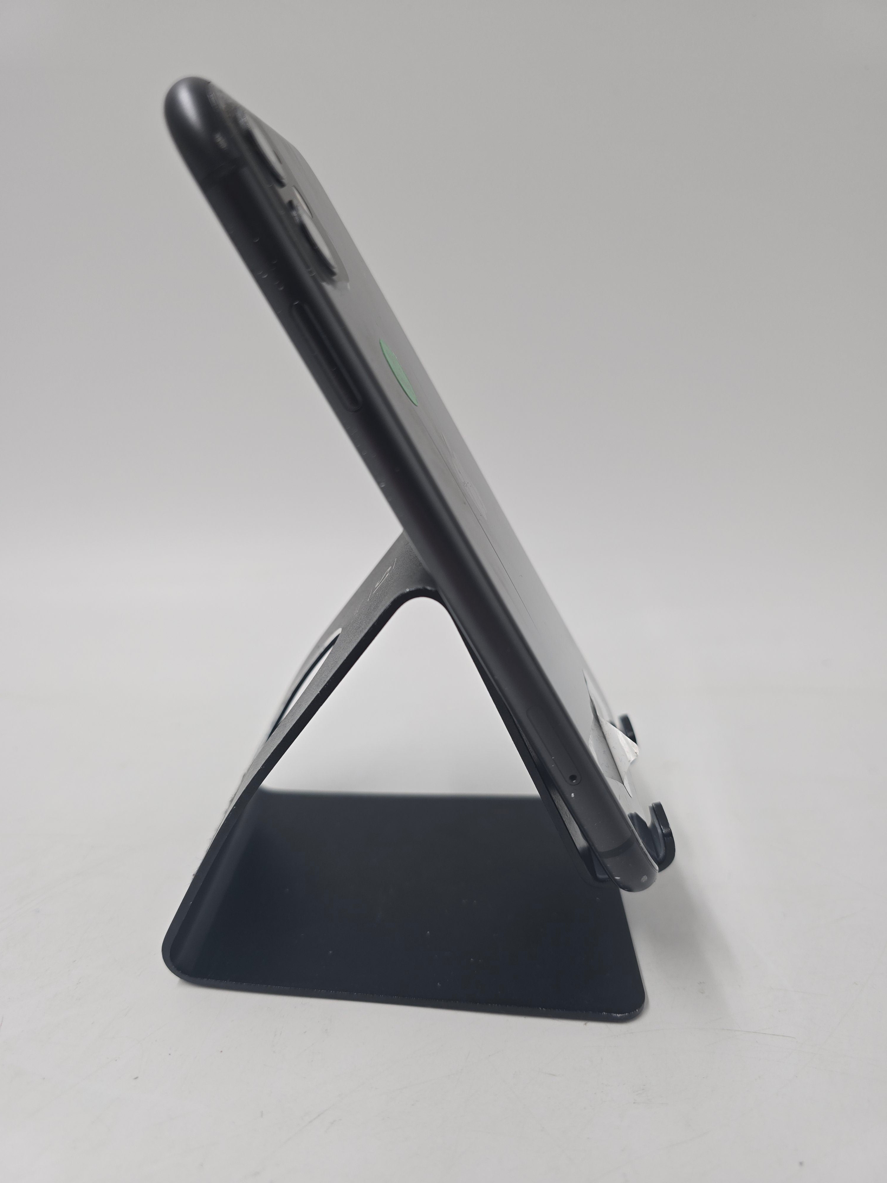 Apple iPhone 11 6.1" Screen 2019 64GB Storage Unlocked 86% Battery