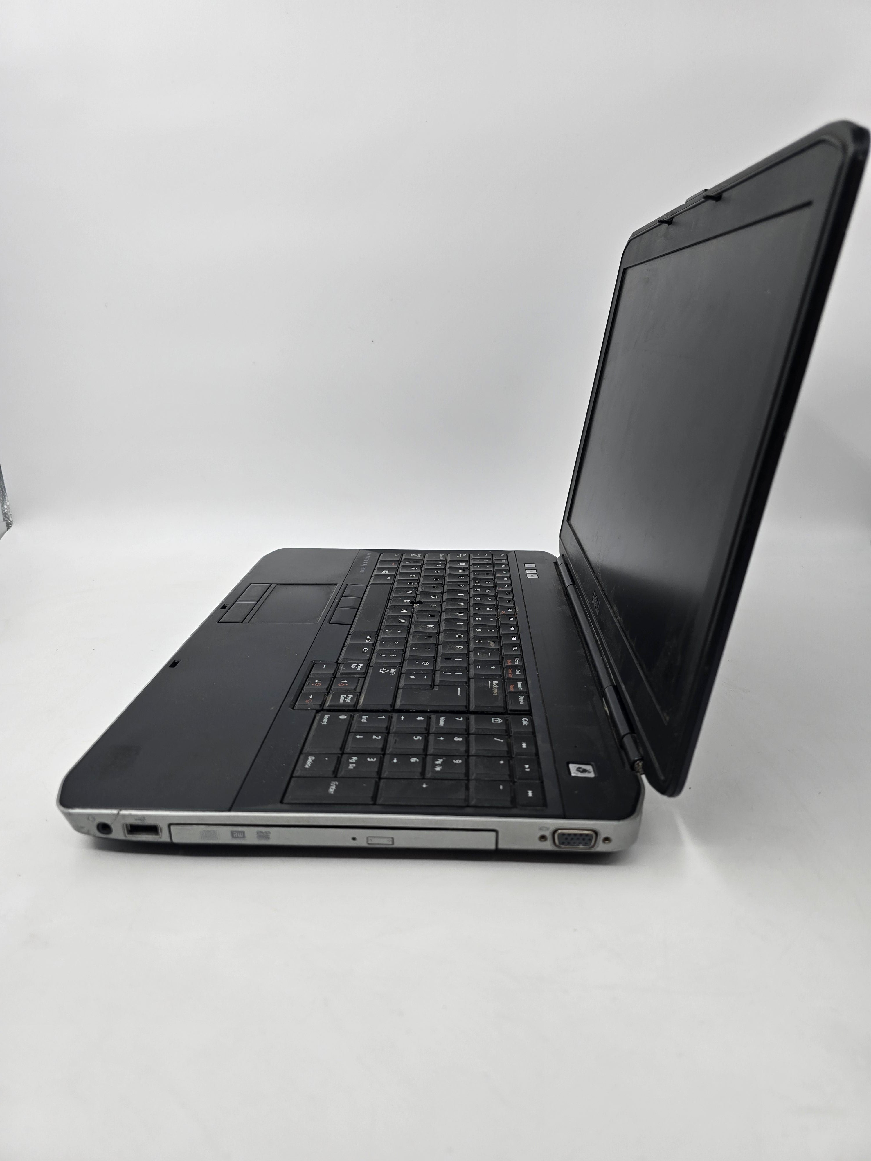 Dell Laptop Latitude E5530 15.6" Screen i3 2nd Gen 4GB RAM NO HDD NO OS *SPARES*